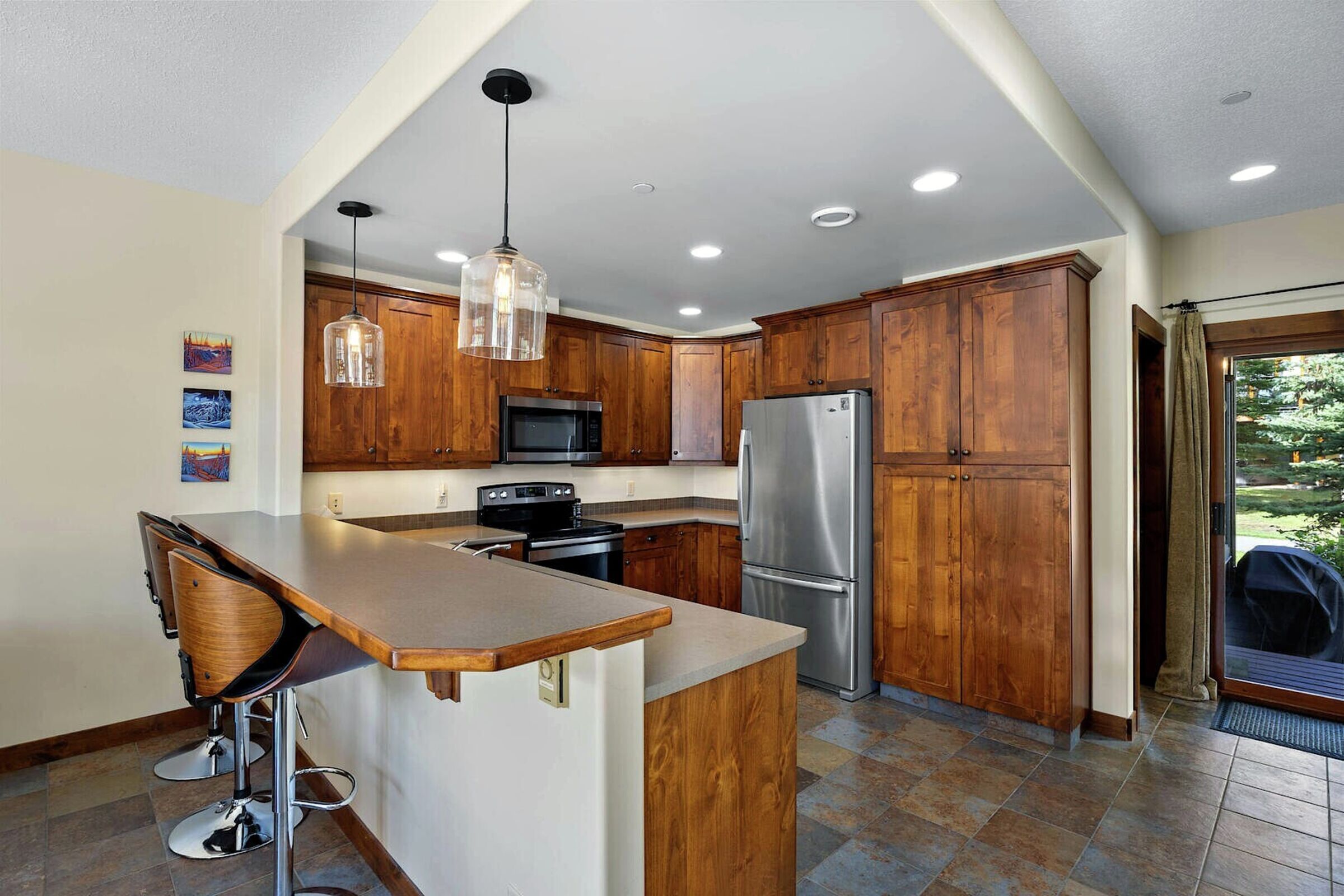 #16 - Kitchen Bar
