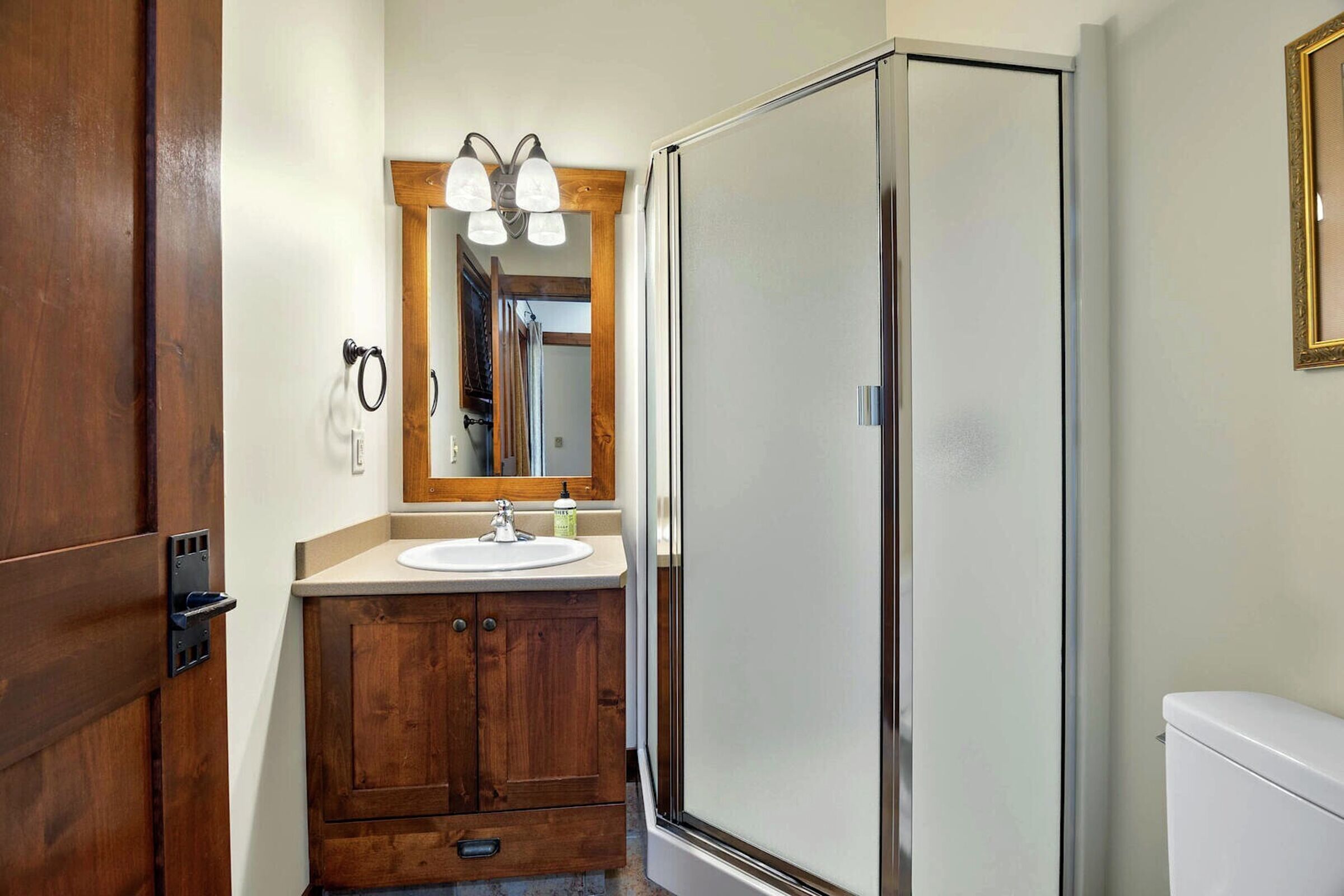 #16 - Main Floor Bathroom