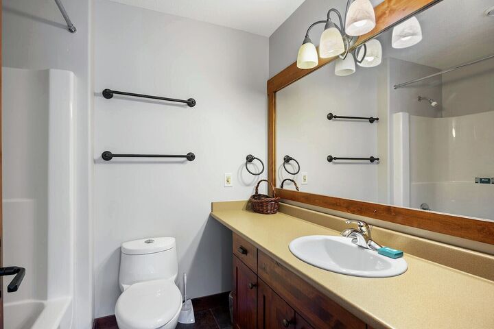 #20 - Master Ensuite Bathroom