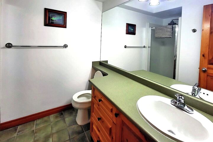#12 - Studio Bathroom