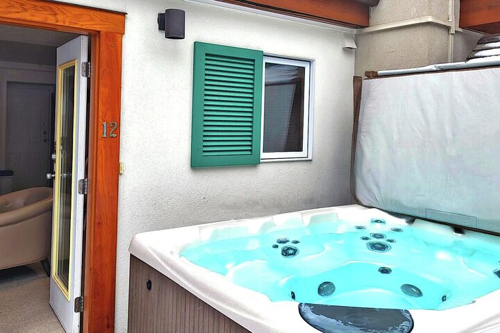 #12 - Studio Patio with Hot Tub