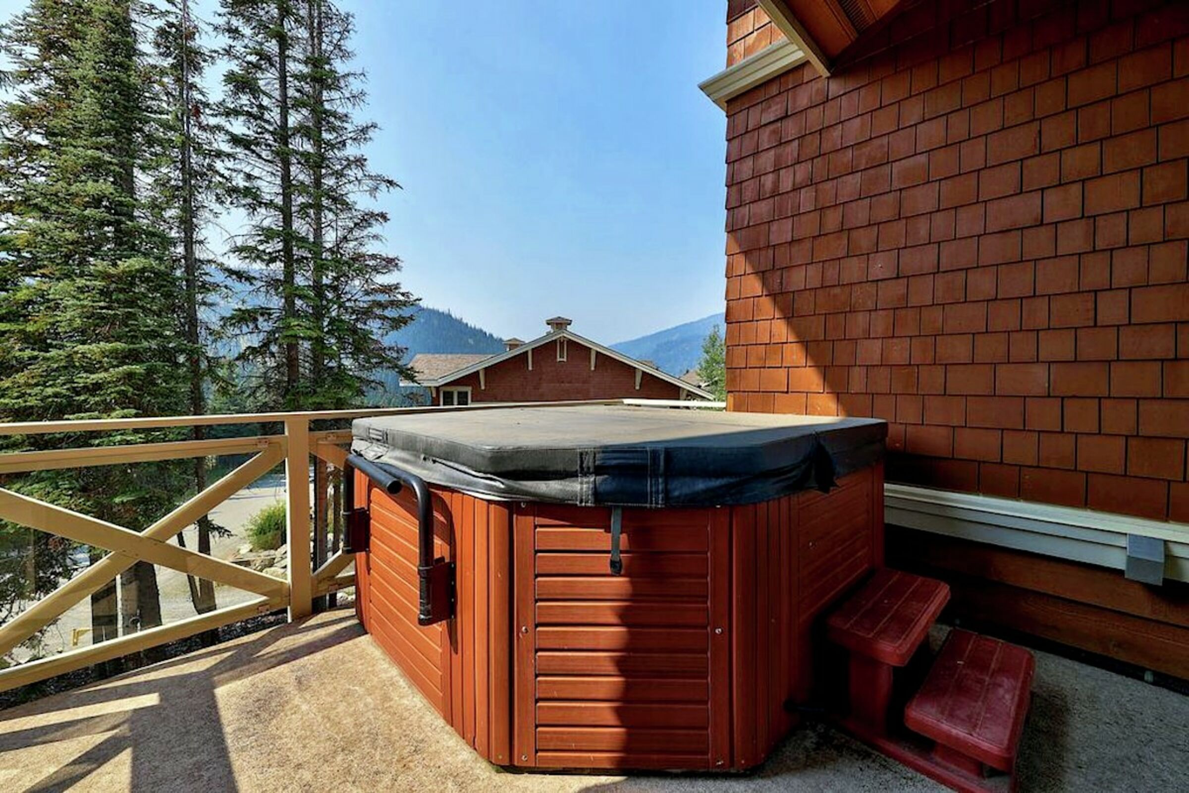 Balcony with Hot Tub