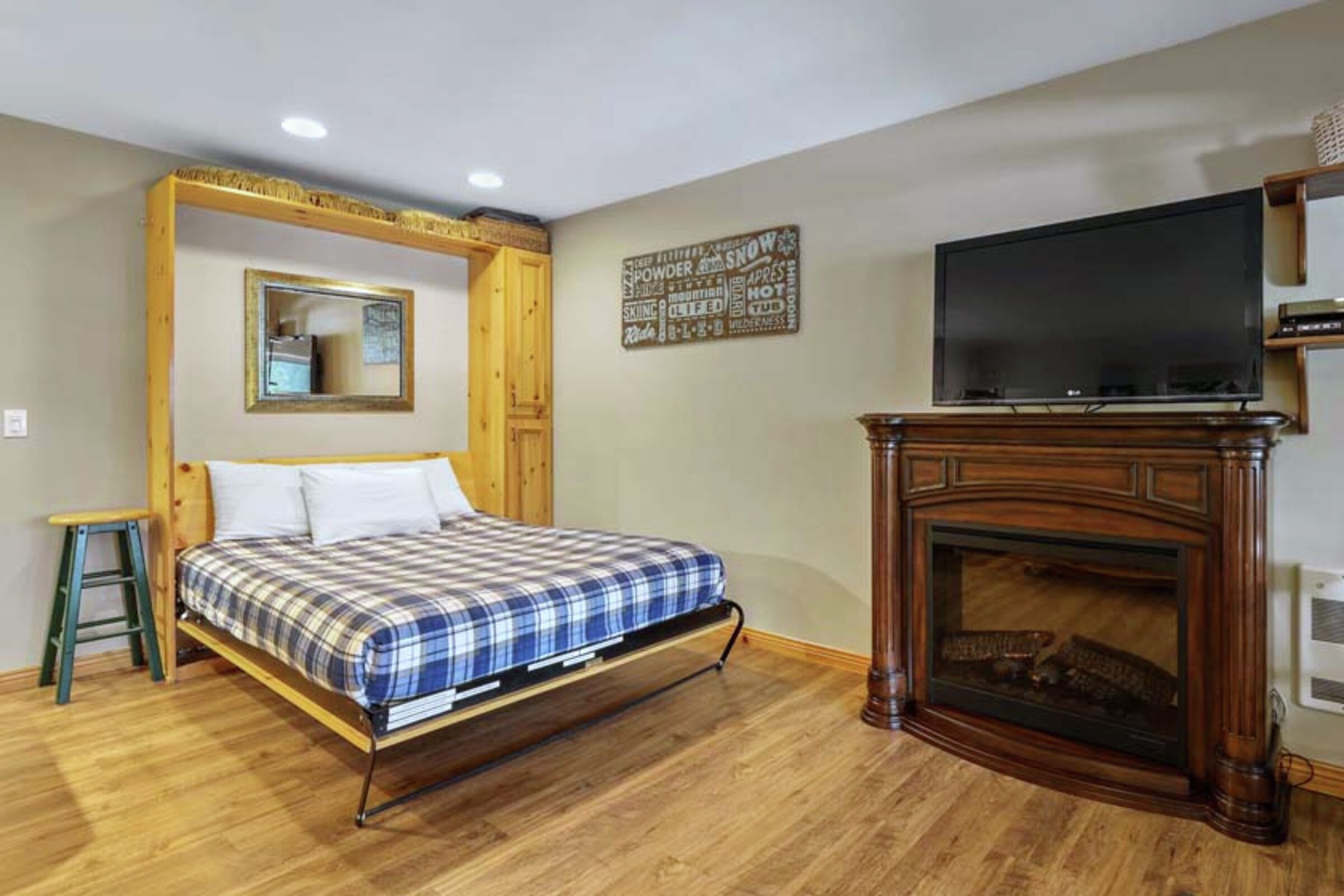 #47 - Studio Sleeping Area