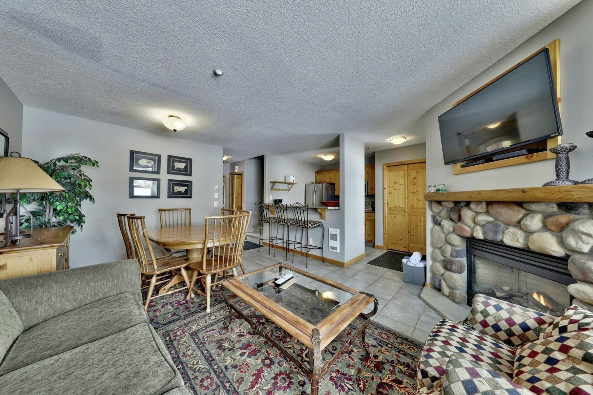 #40 - Living Room & Dining Room