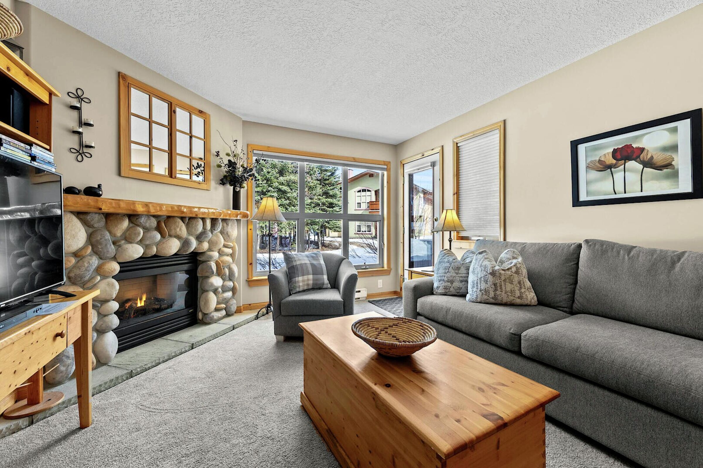 #51 - Living Area