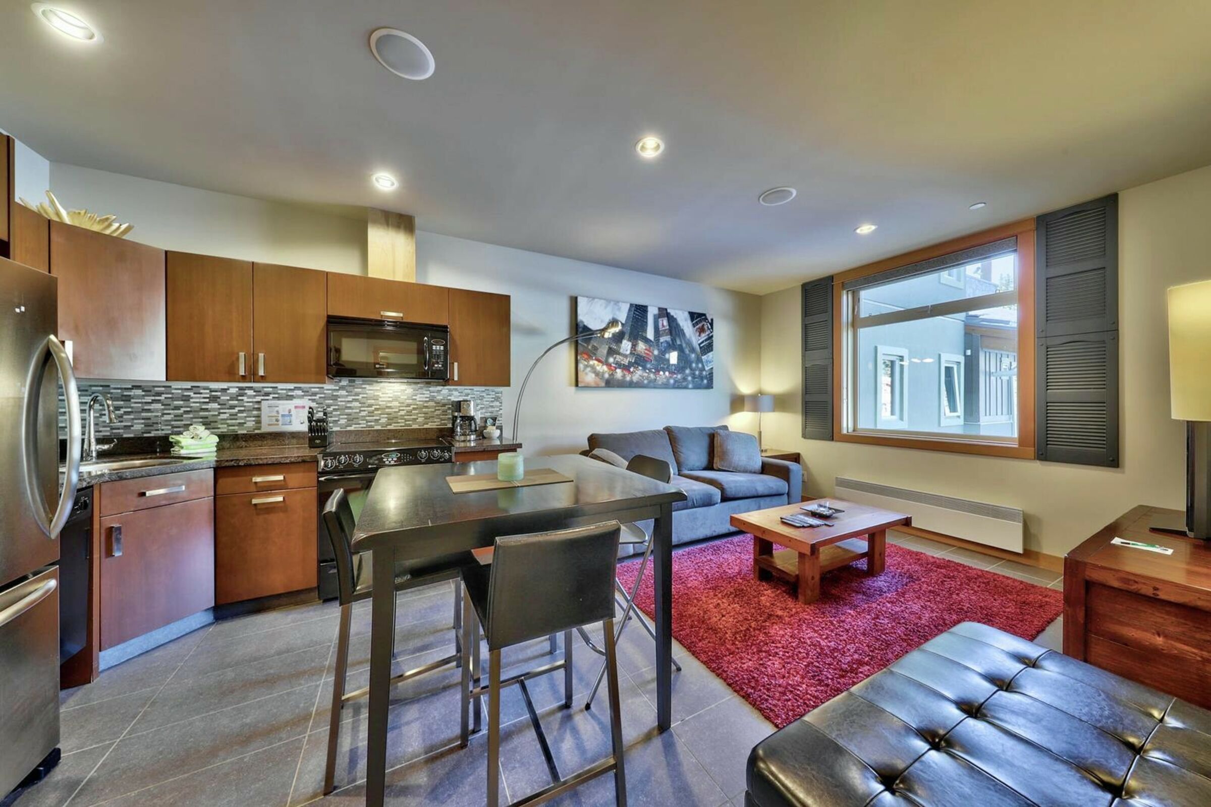 Dining Room & Kitchen
