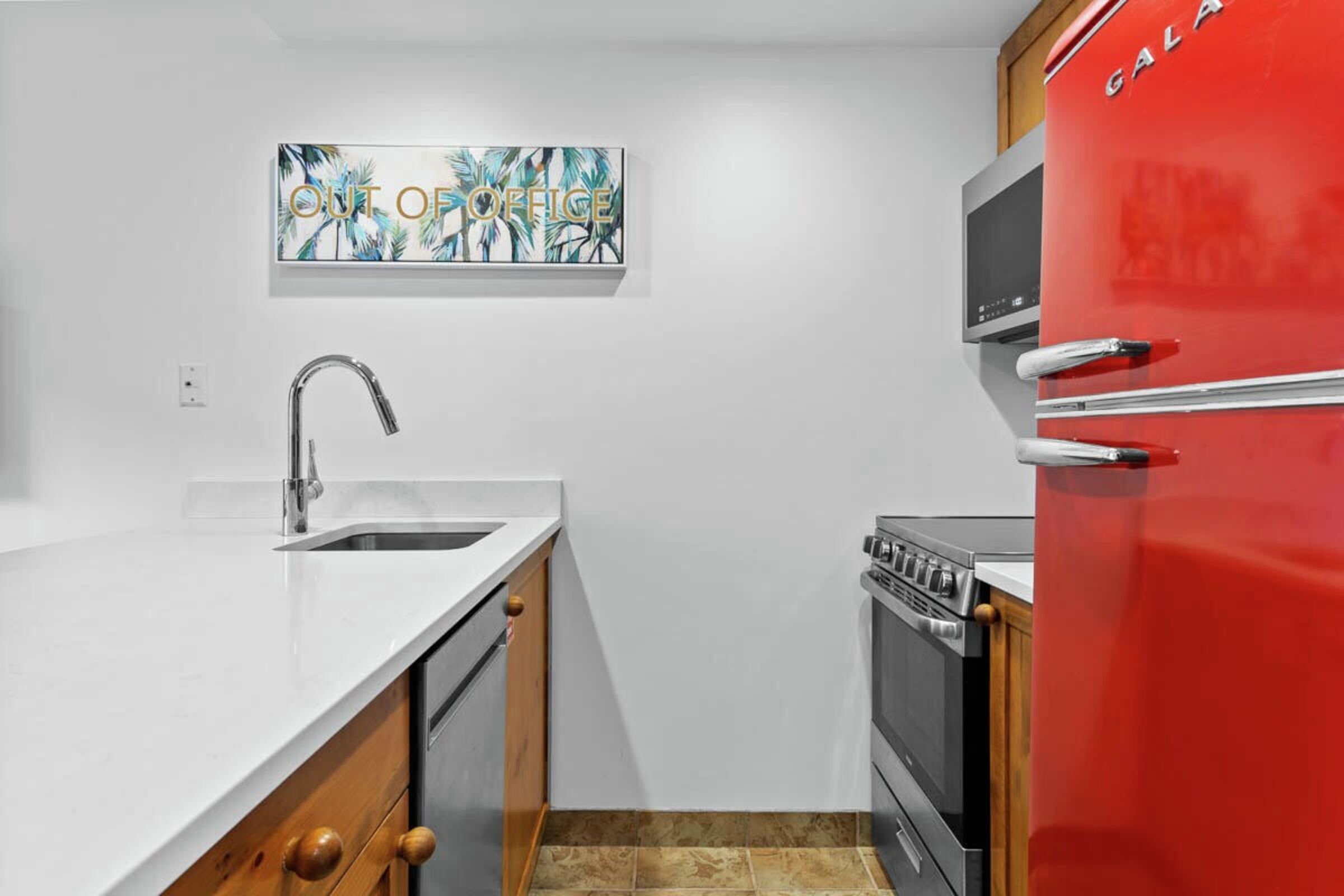 #242/244 - Kitchen
