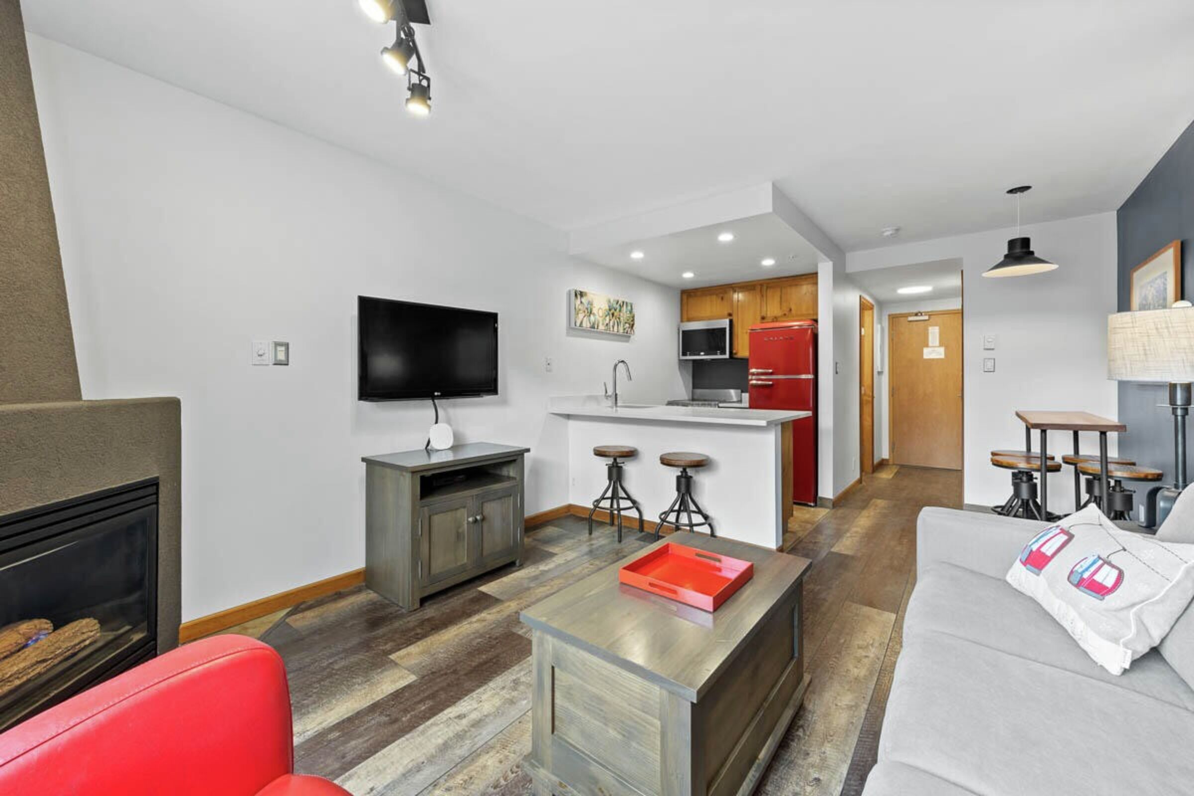 #242/244 - Living Room