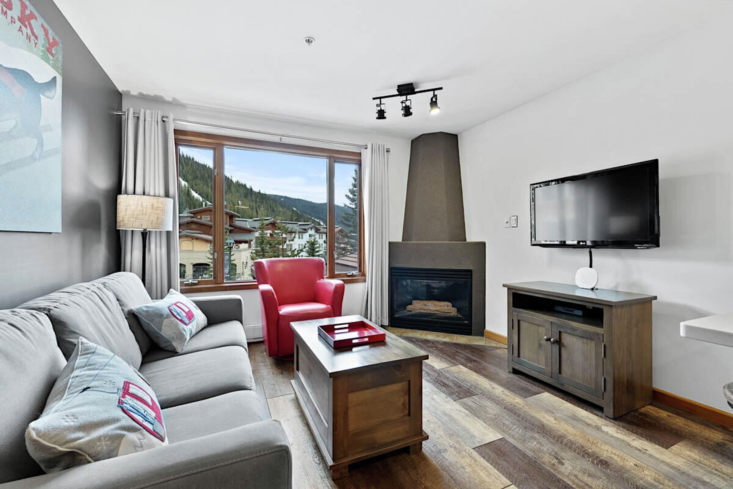 #242/244 - Living Room