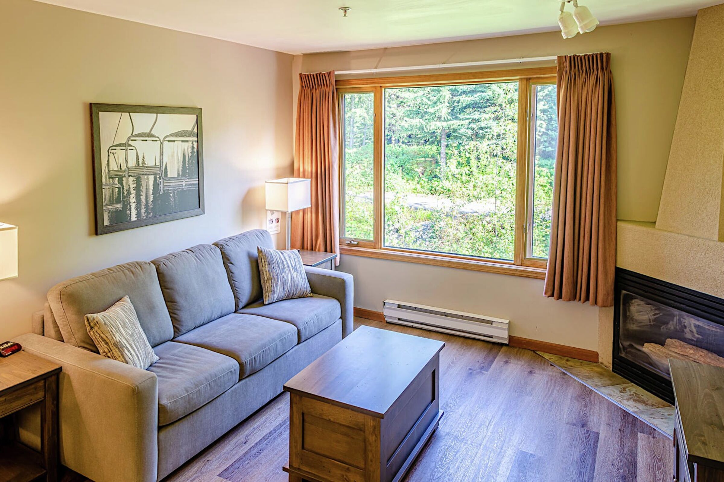 #335/337 - Living Room