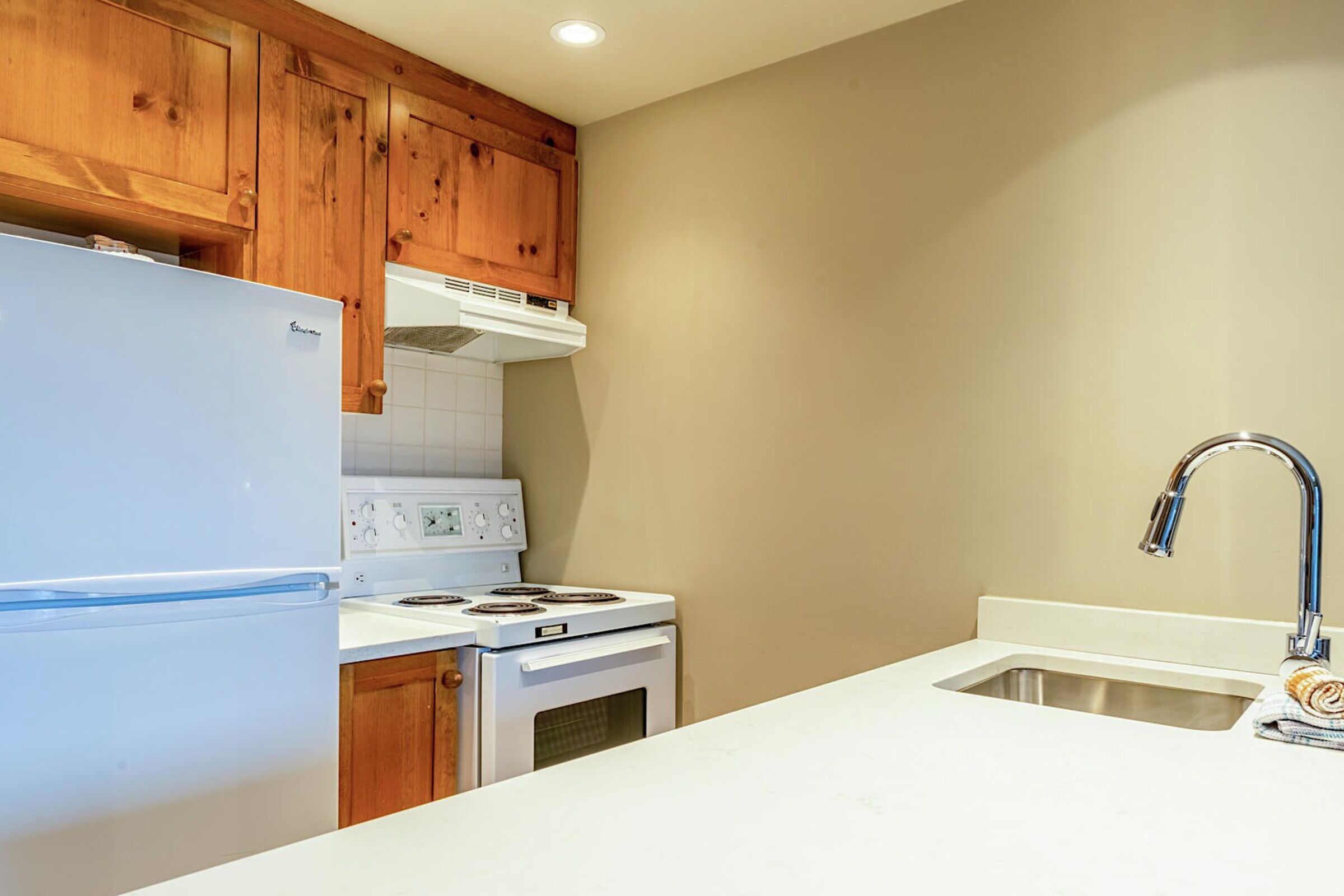 #351/353 - Kitchen
