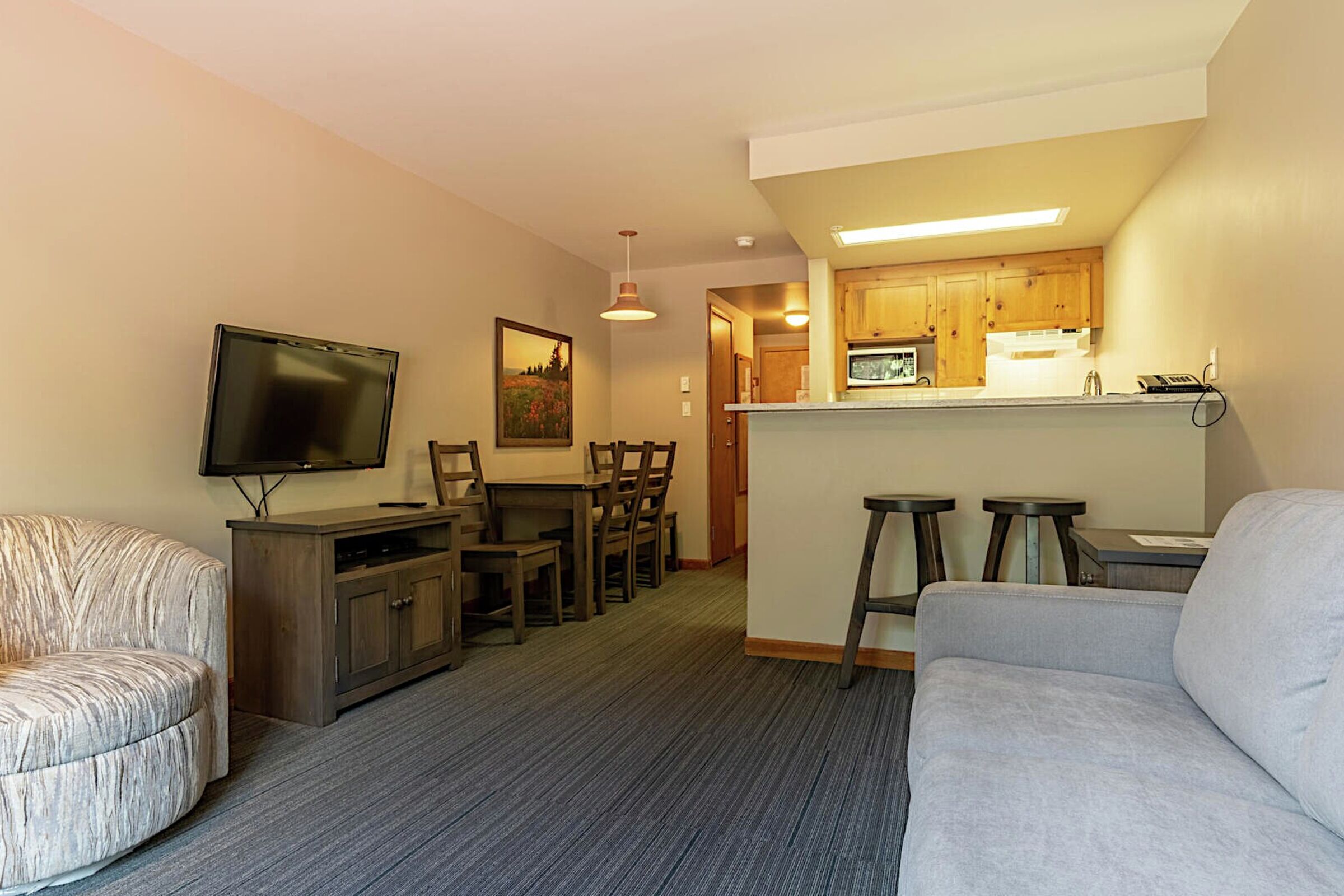 #241/243 - Living Room & Dining Room