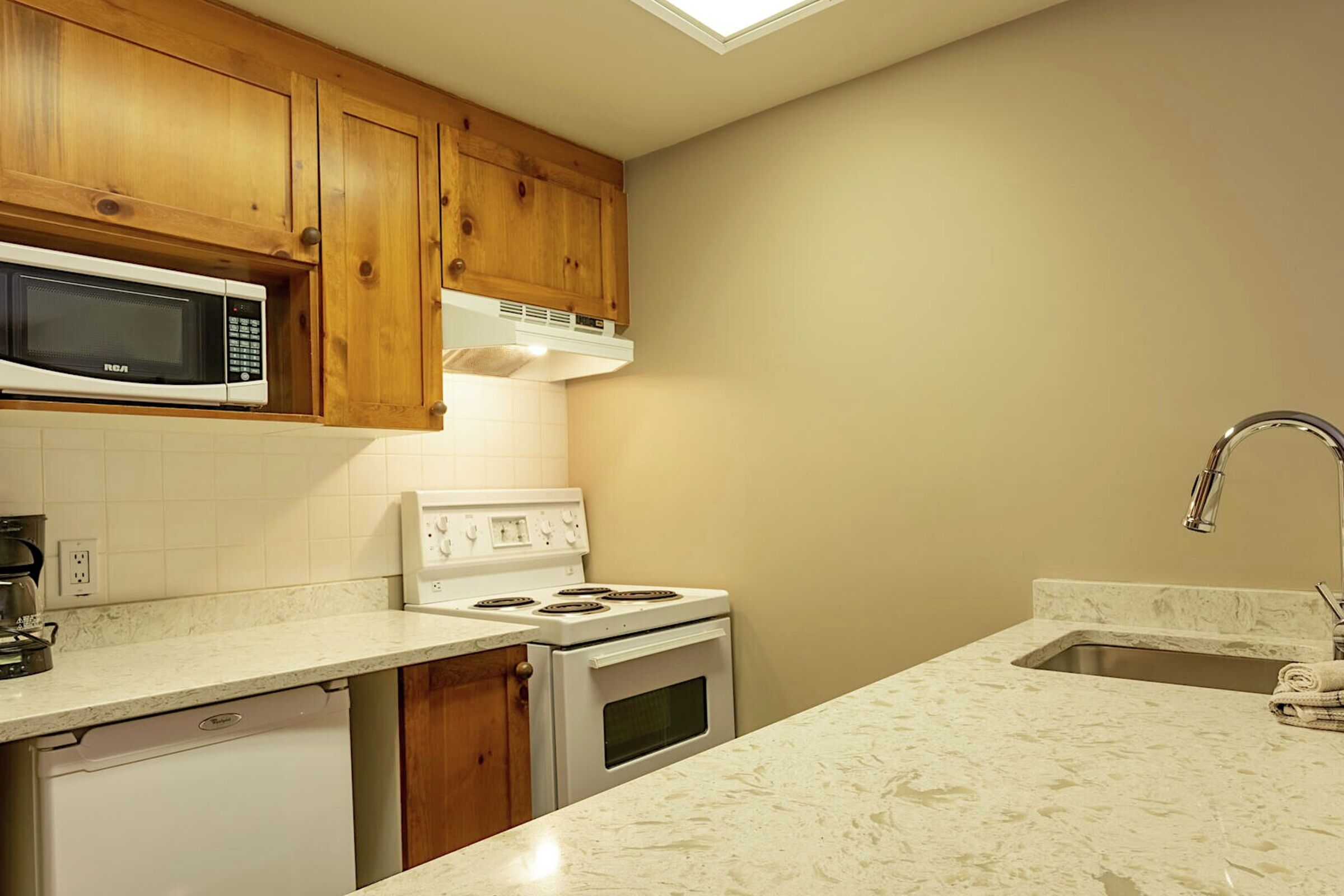 #241/243 - Kitchen