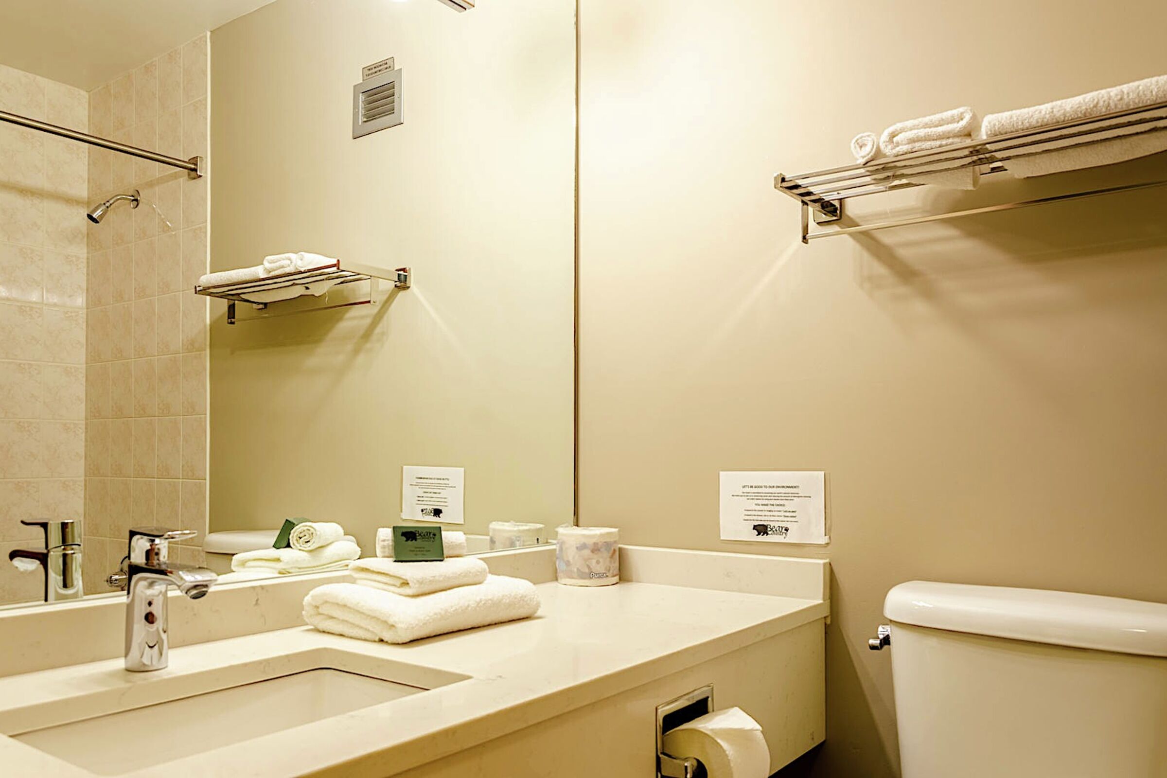 #145/147 - Bathroom