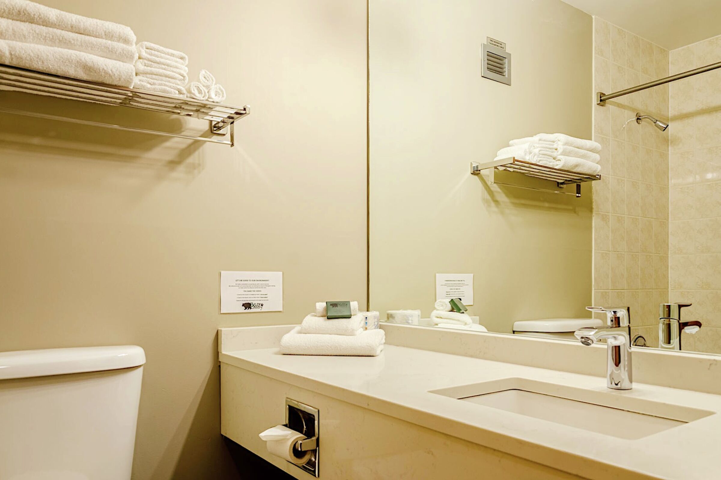 #145/147 - Bathroom
