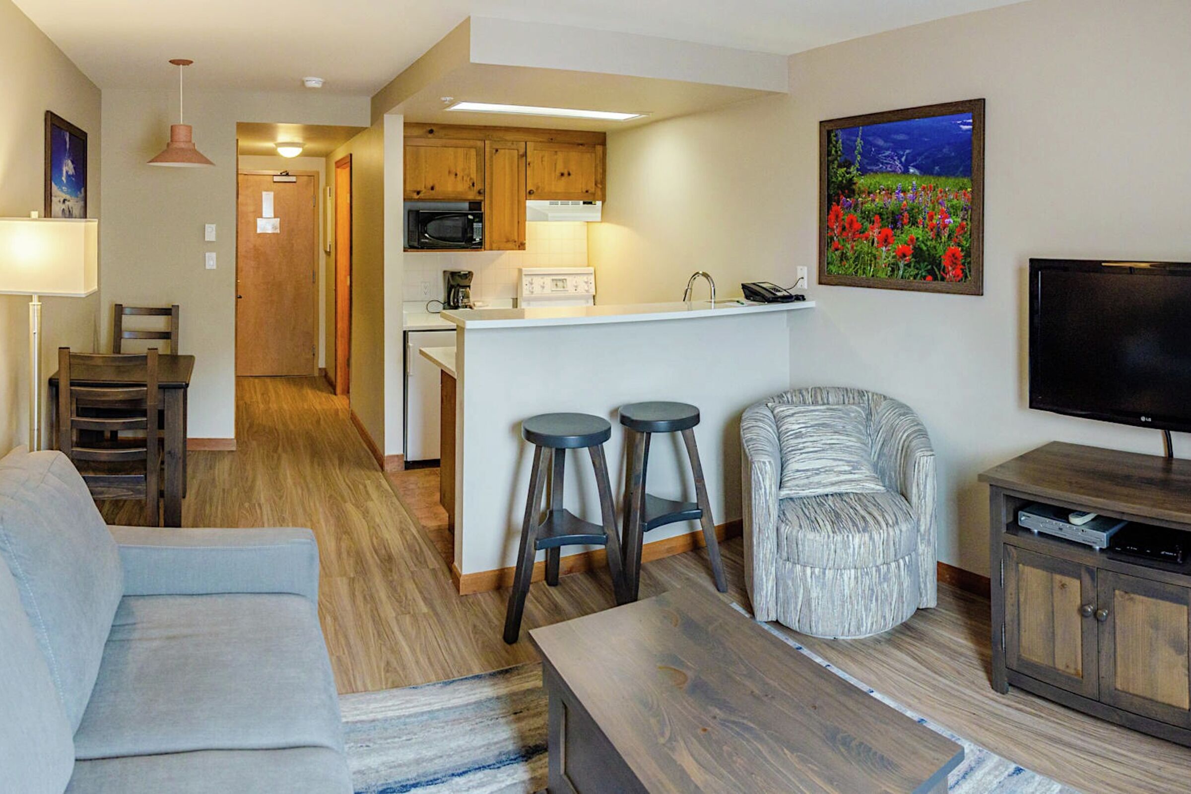 #238/240 - Living Room