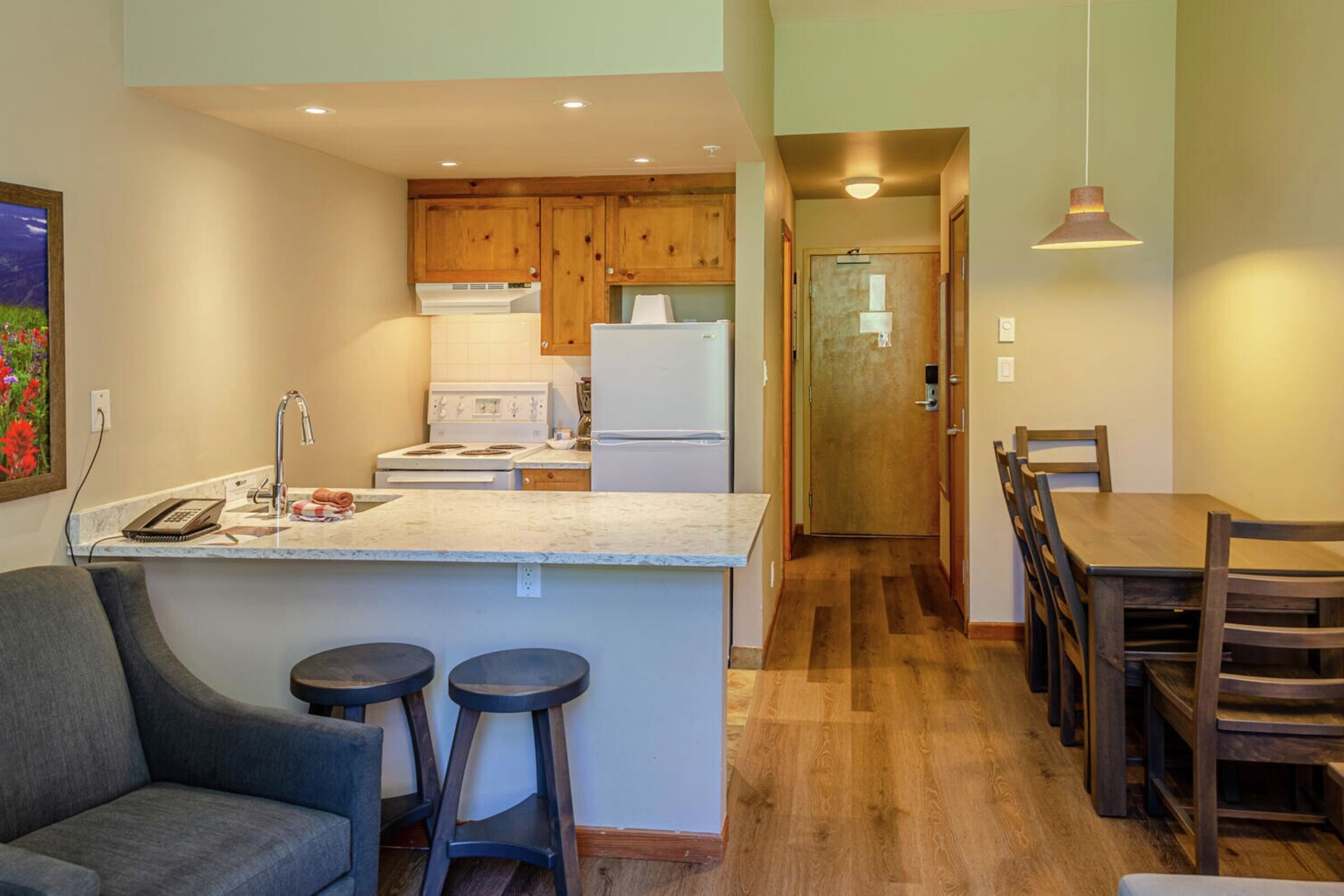 #155/157 - Kitchen & Dining Room