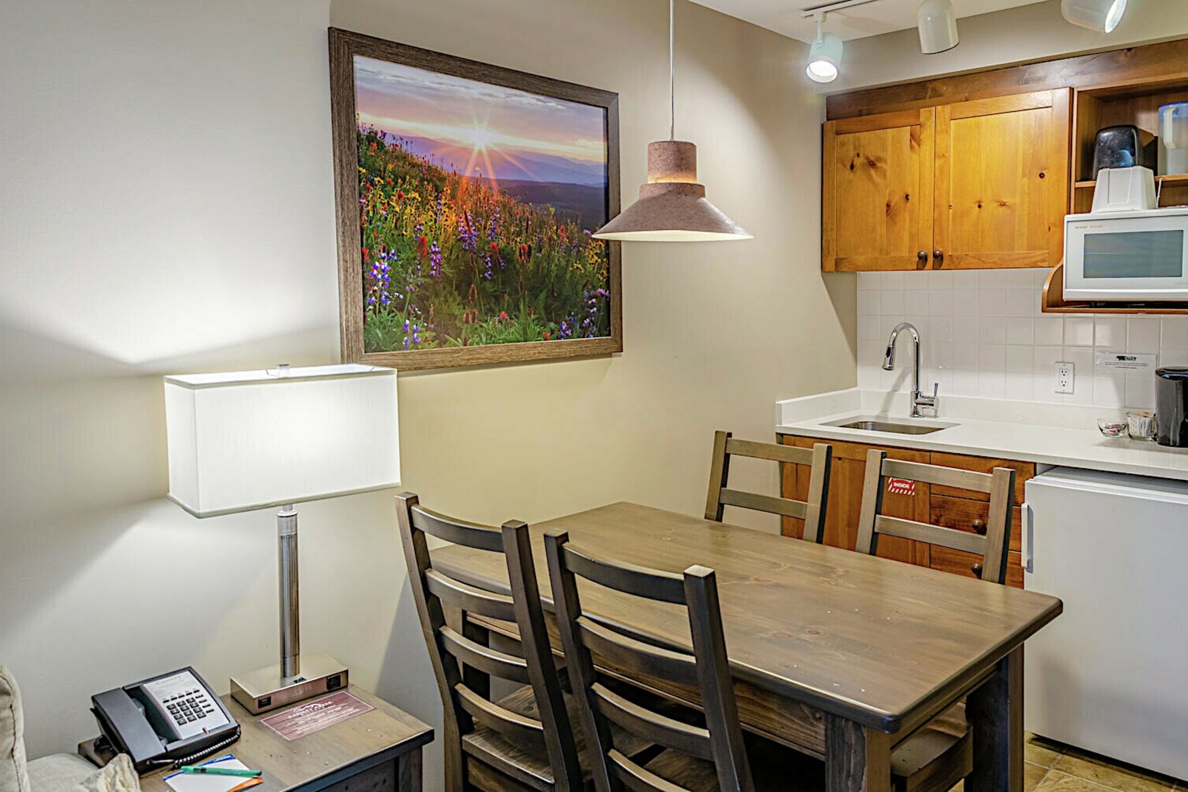 Studio Dining Area & Kitchen