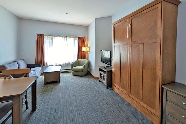 Living Area & Dining Area