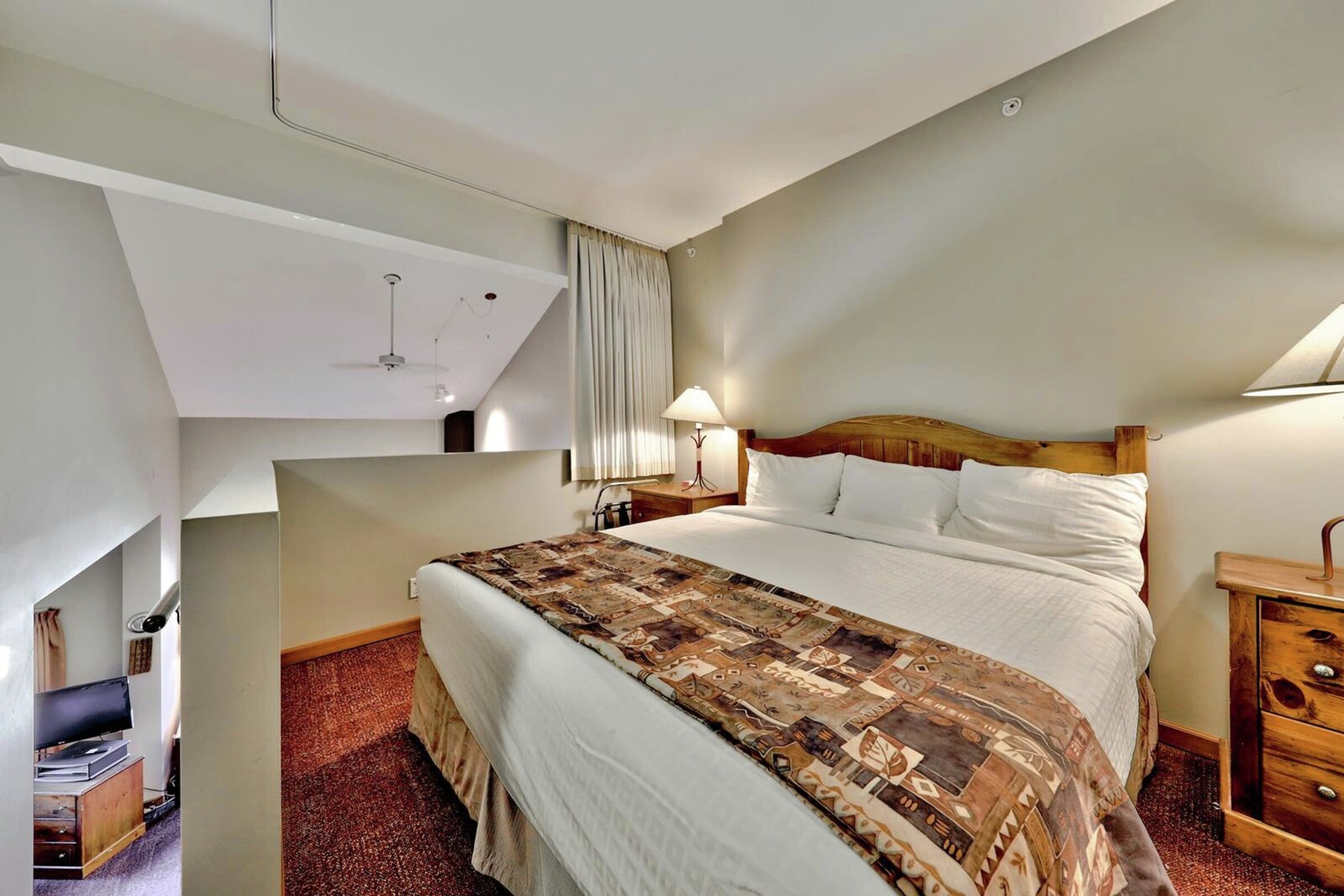 #435/437 - Loft Bedroom