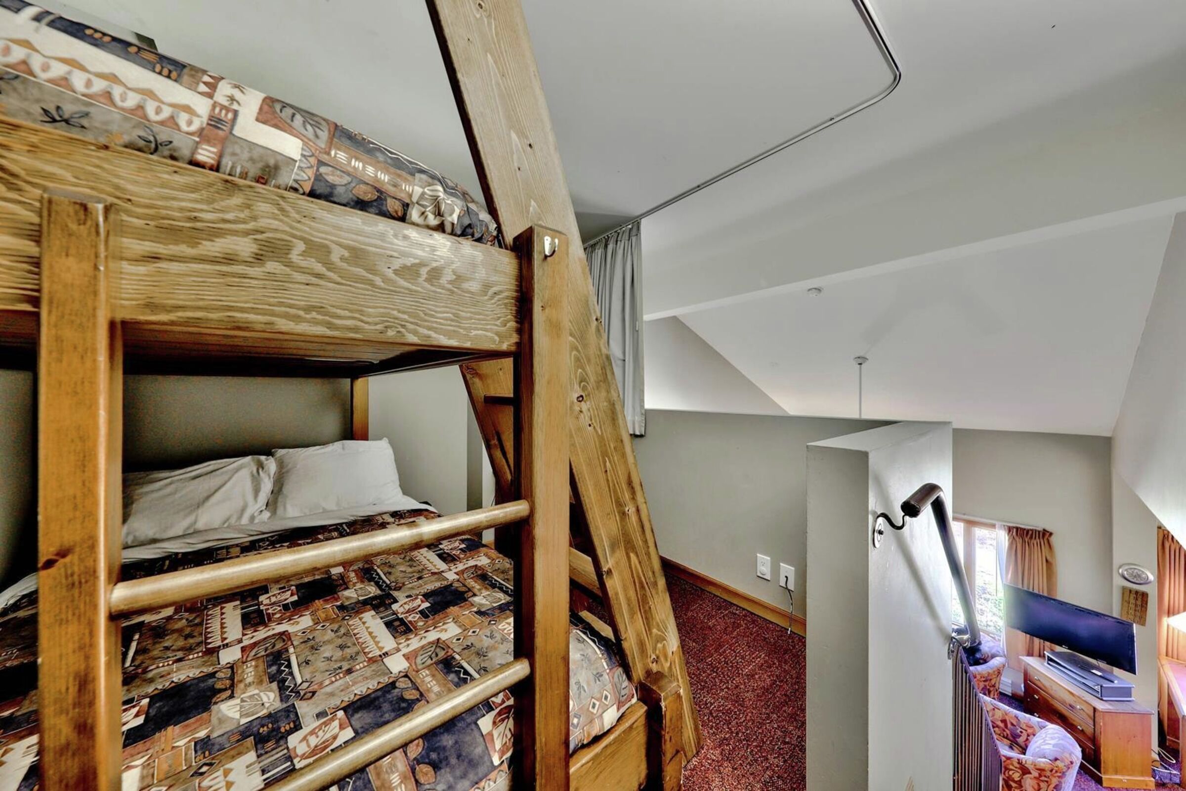 #435/437 - Loft Bedroom