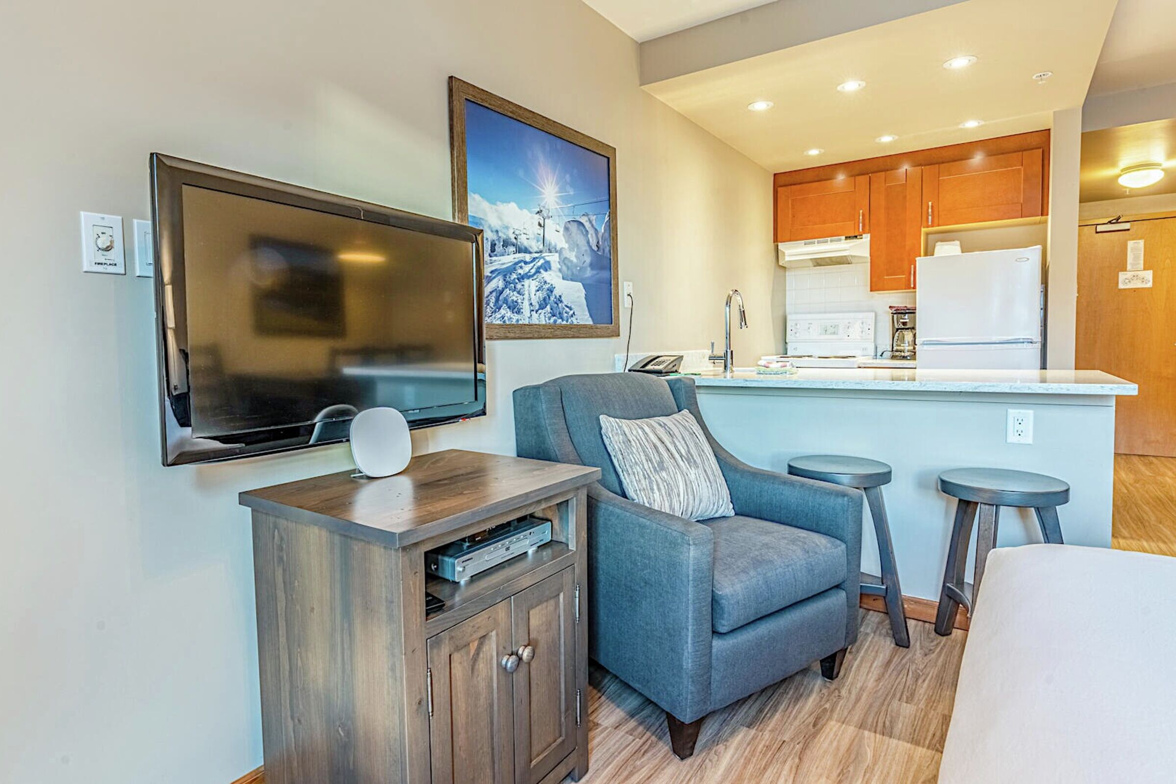 #360 - Studio Living Area