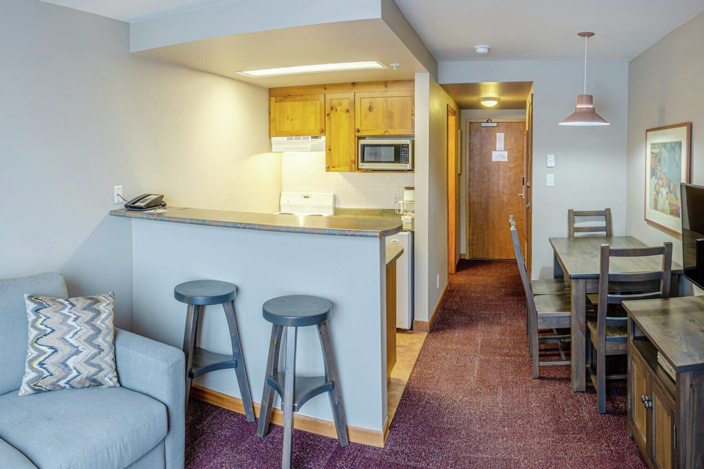 #252 - Studio Dining Area