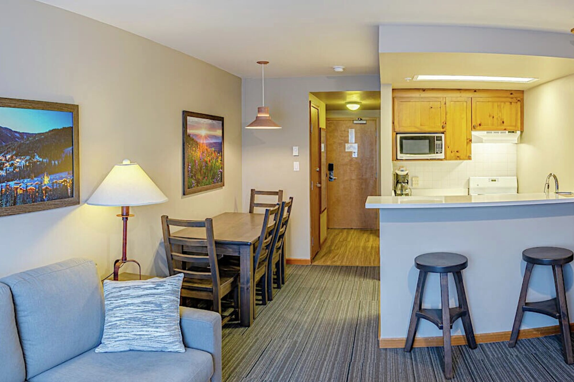 #258 - Studio Dining Room & Kitchen