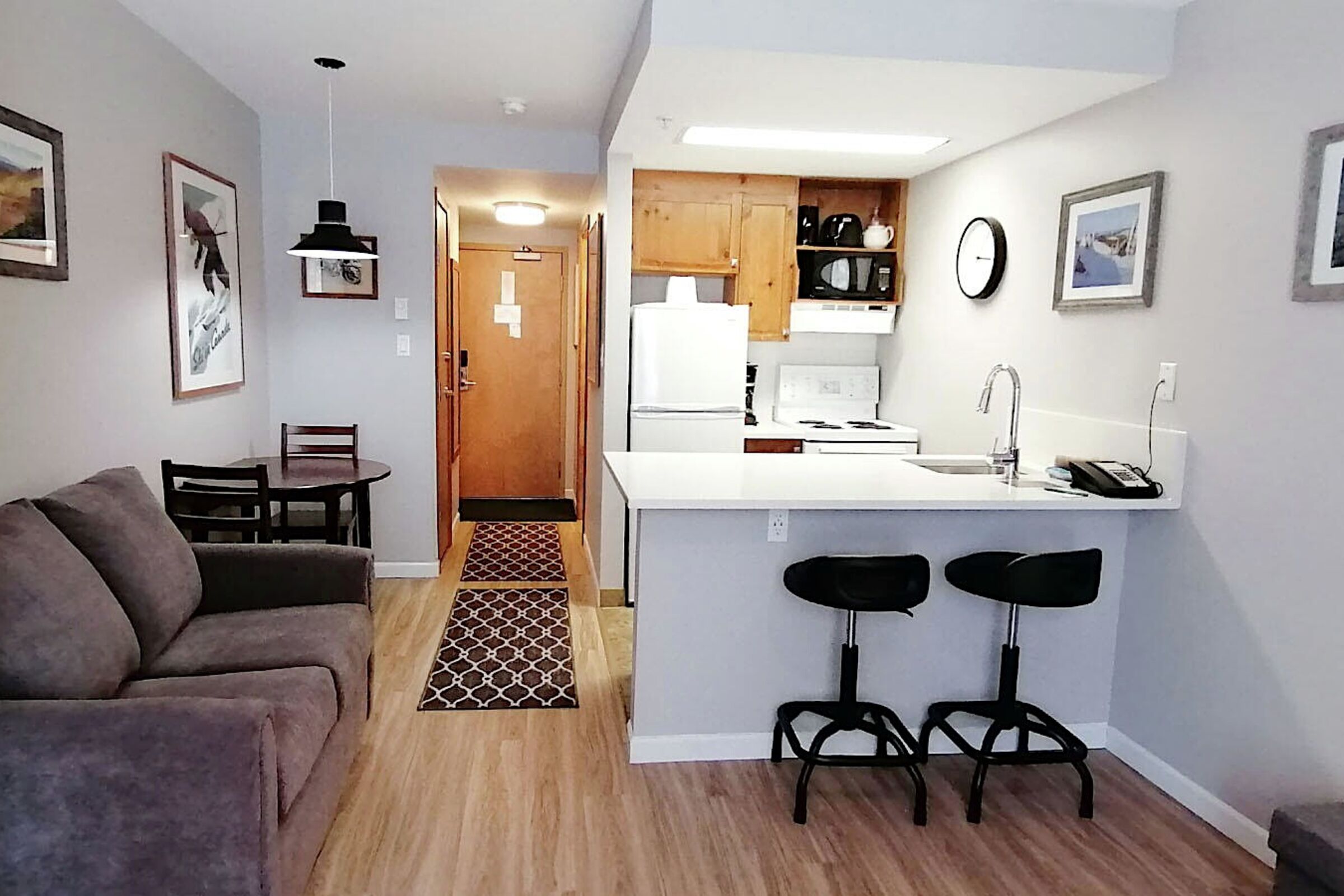 #259 - Studio Kitchen & Dining Area