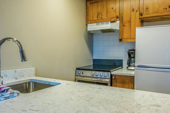 #260 - Studio Kitchen