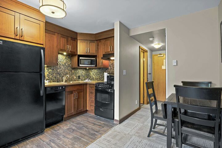 #323 - Studio Kitchen & Dining Area