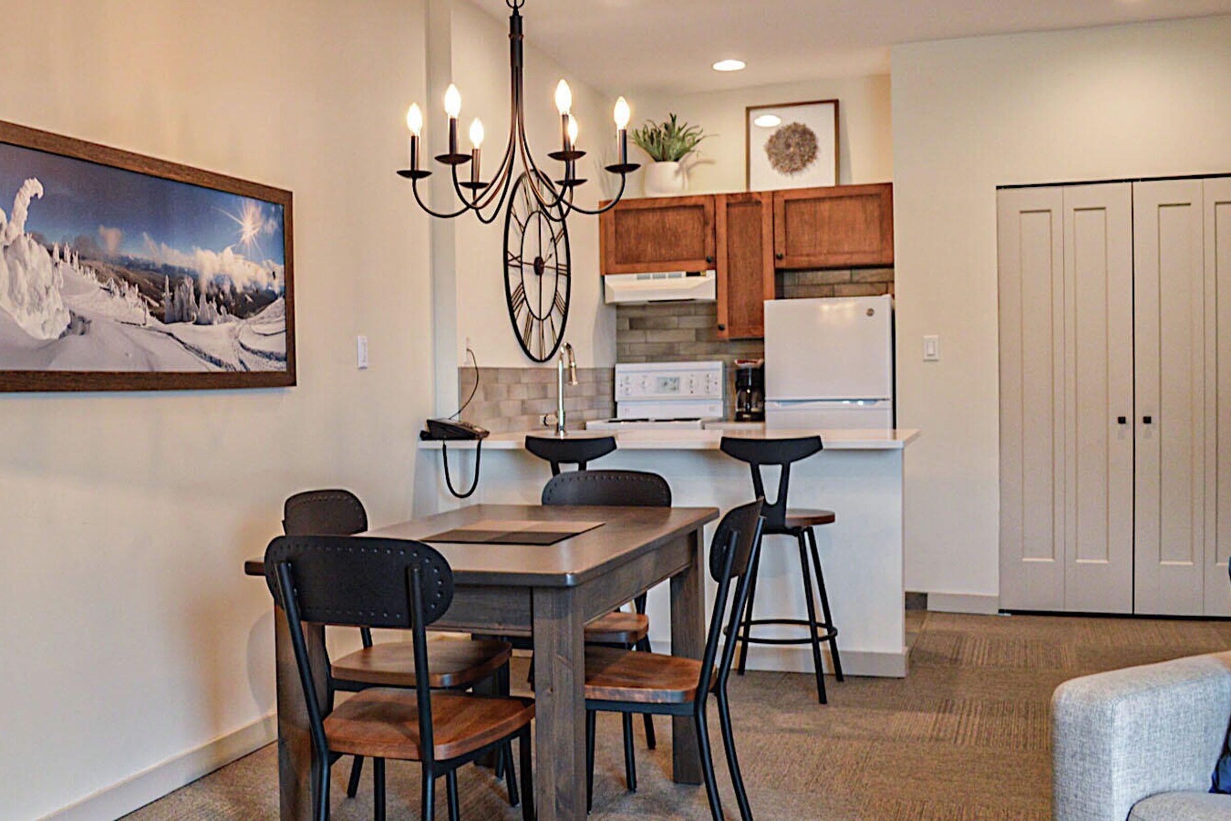 #458 - Dining Room & Kitchen