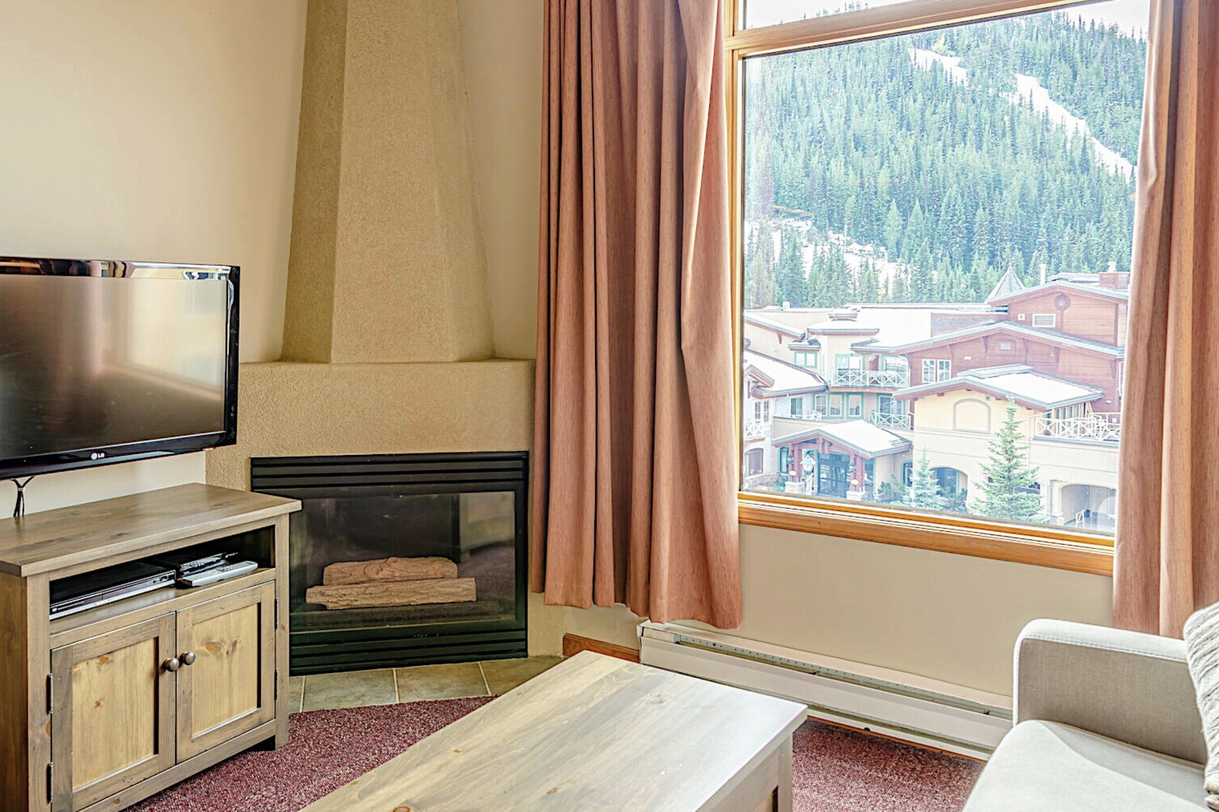 #440 - Studio Living Area