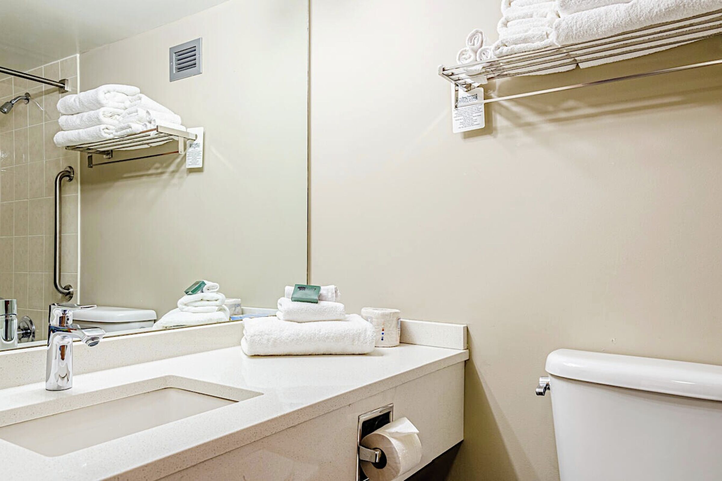 #423 - Studio Bathroom