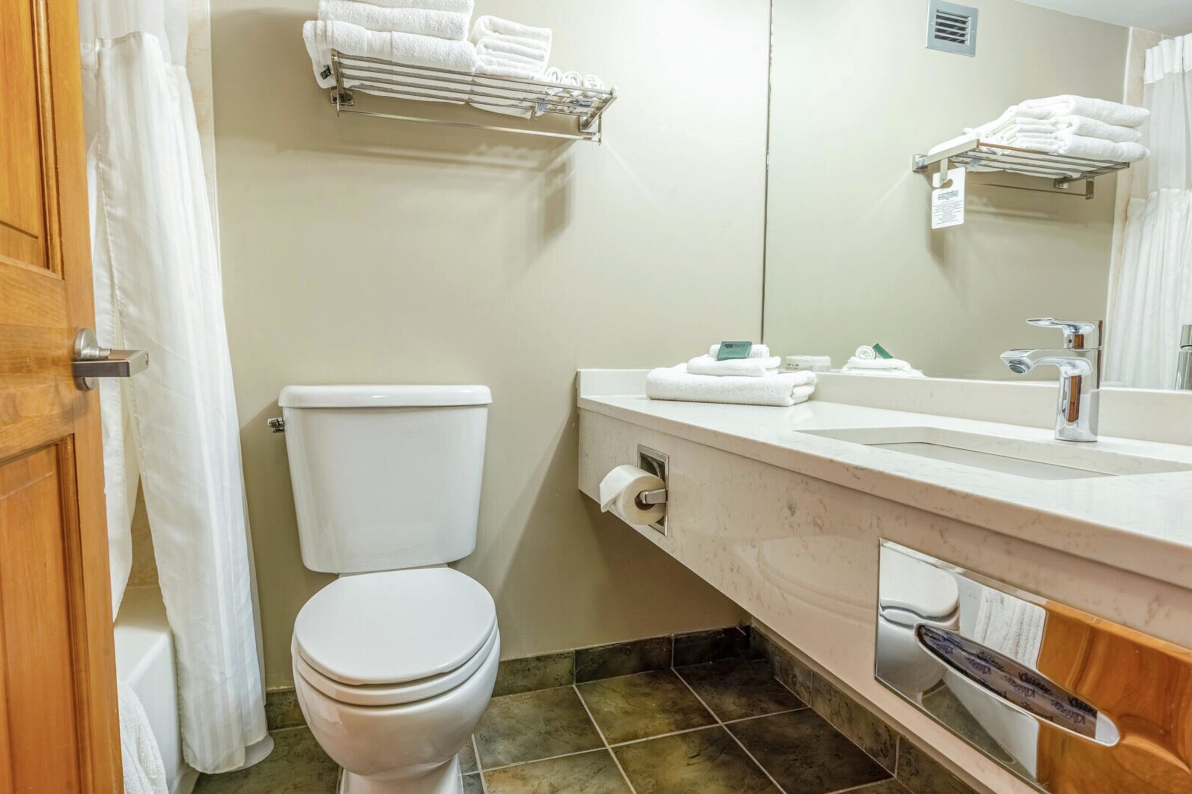 #454 - Studio Bathroom