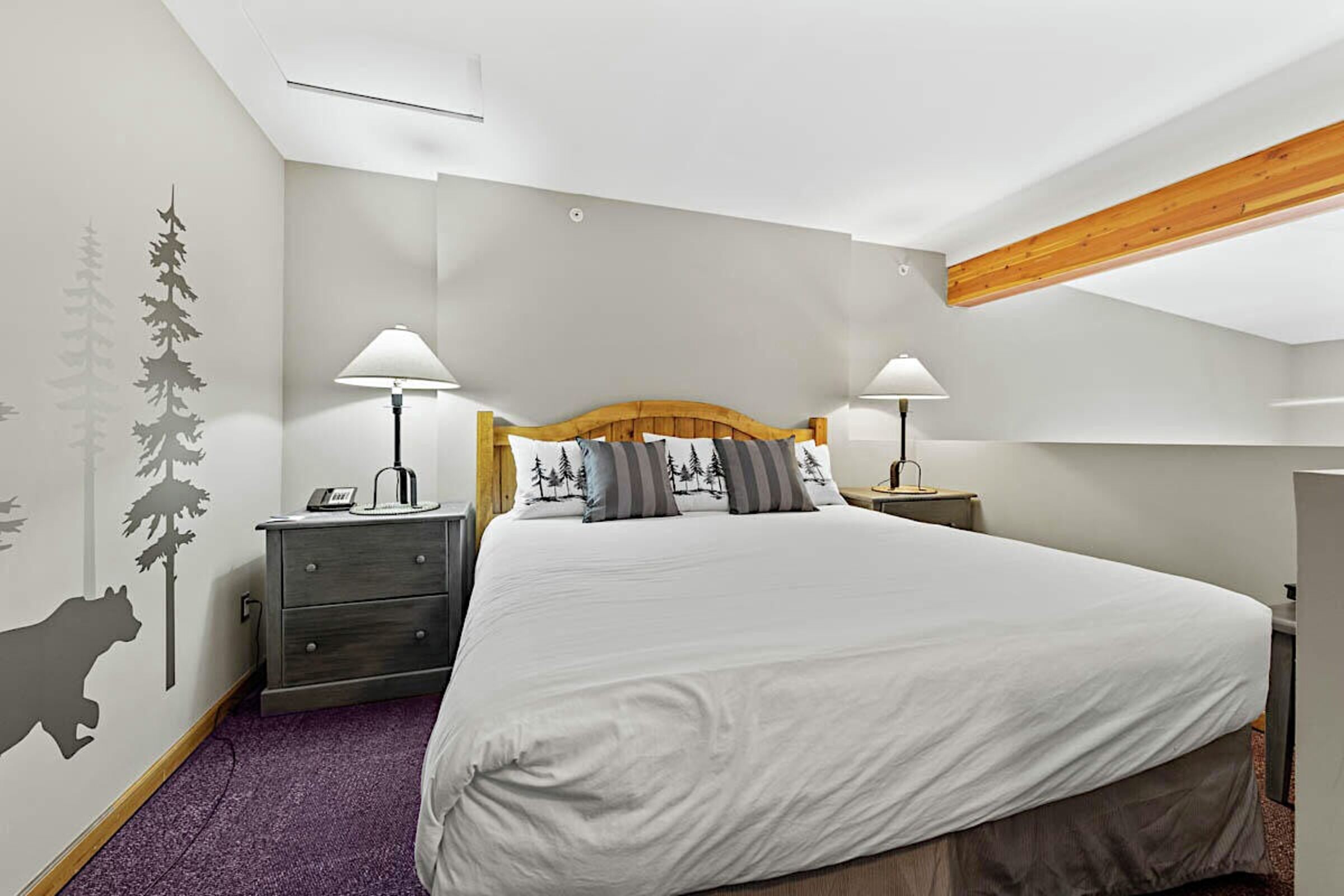 #422 - Studio Loft Bedroom