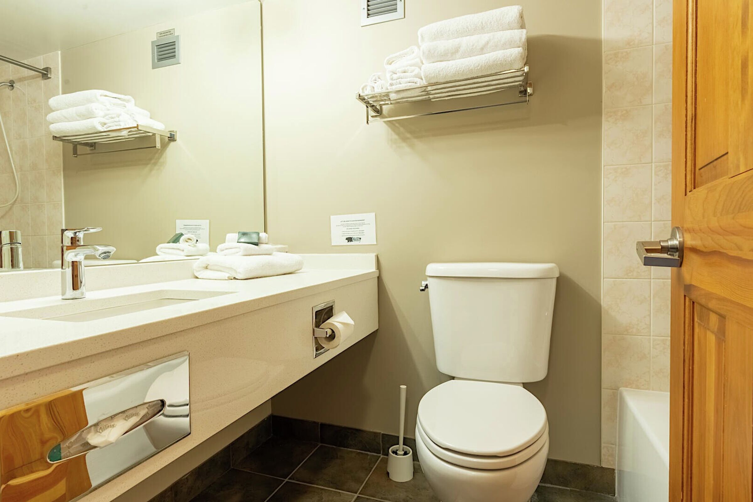 #447 - Studio Bathroom