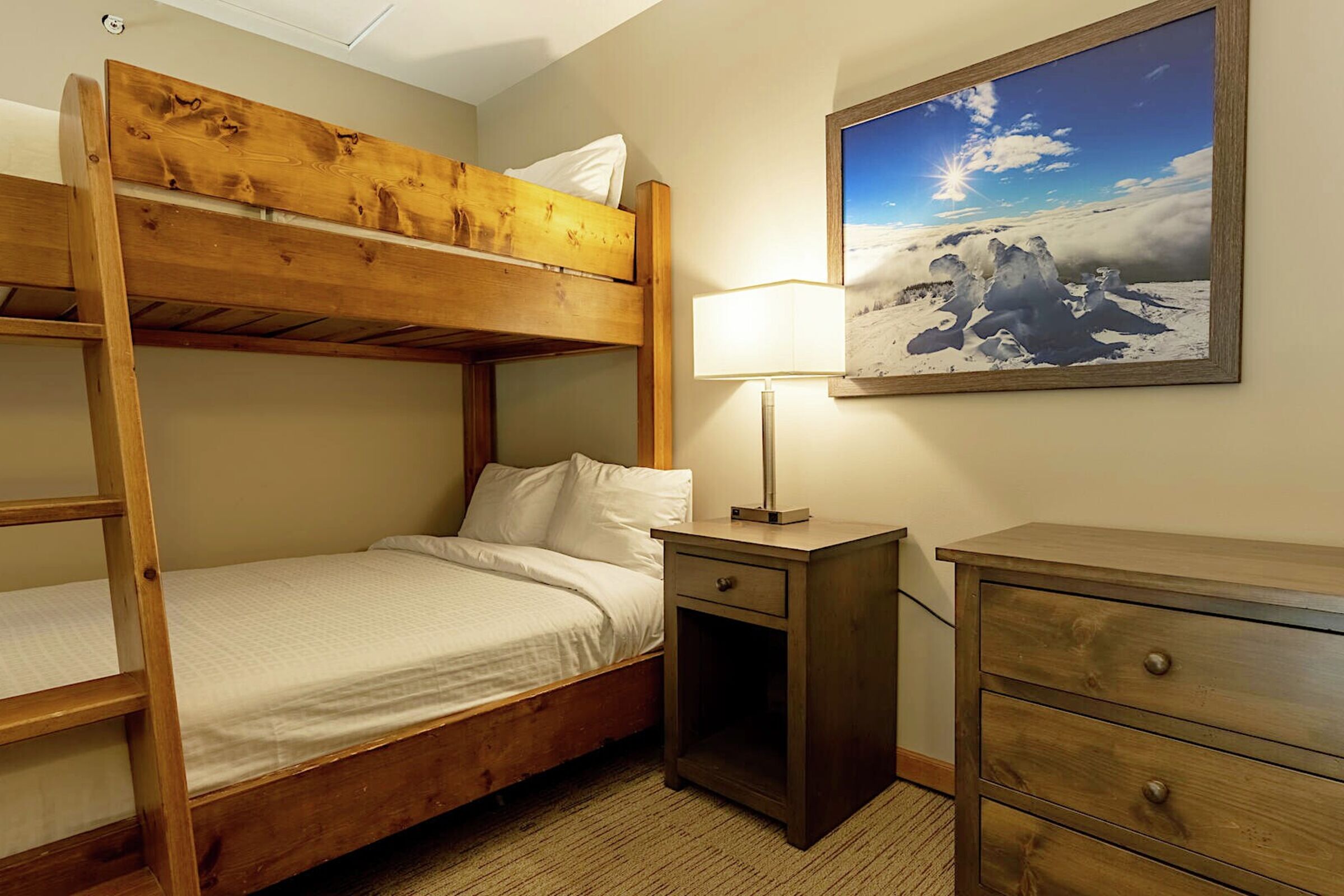 #447 - Studio Loft Bedroom