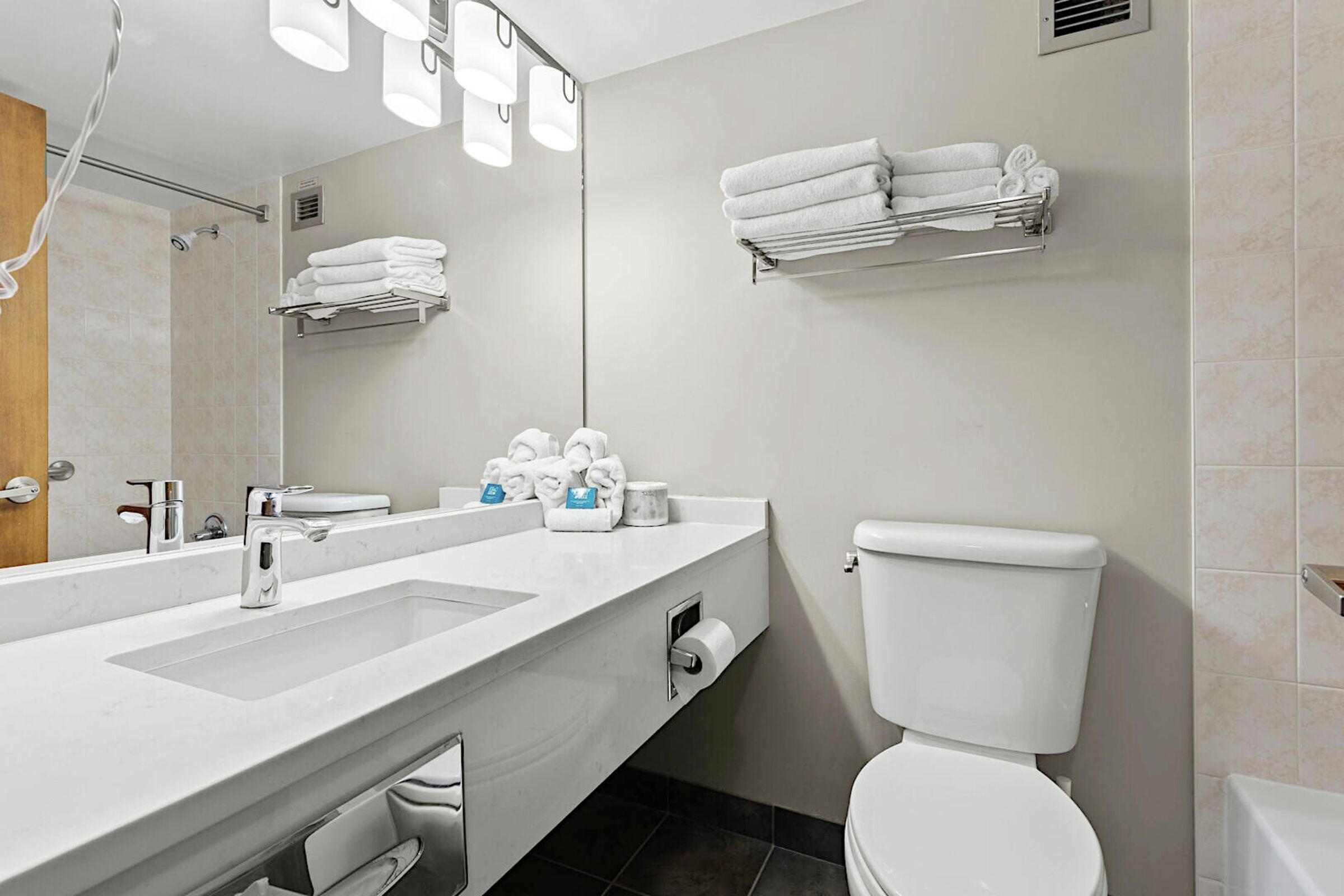 #453 - Studio Bathroom