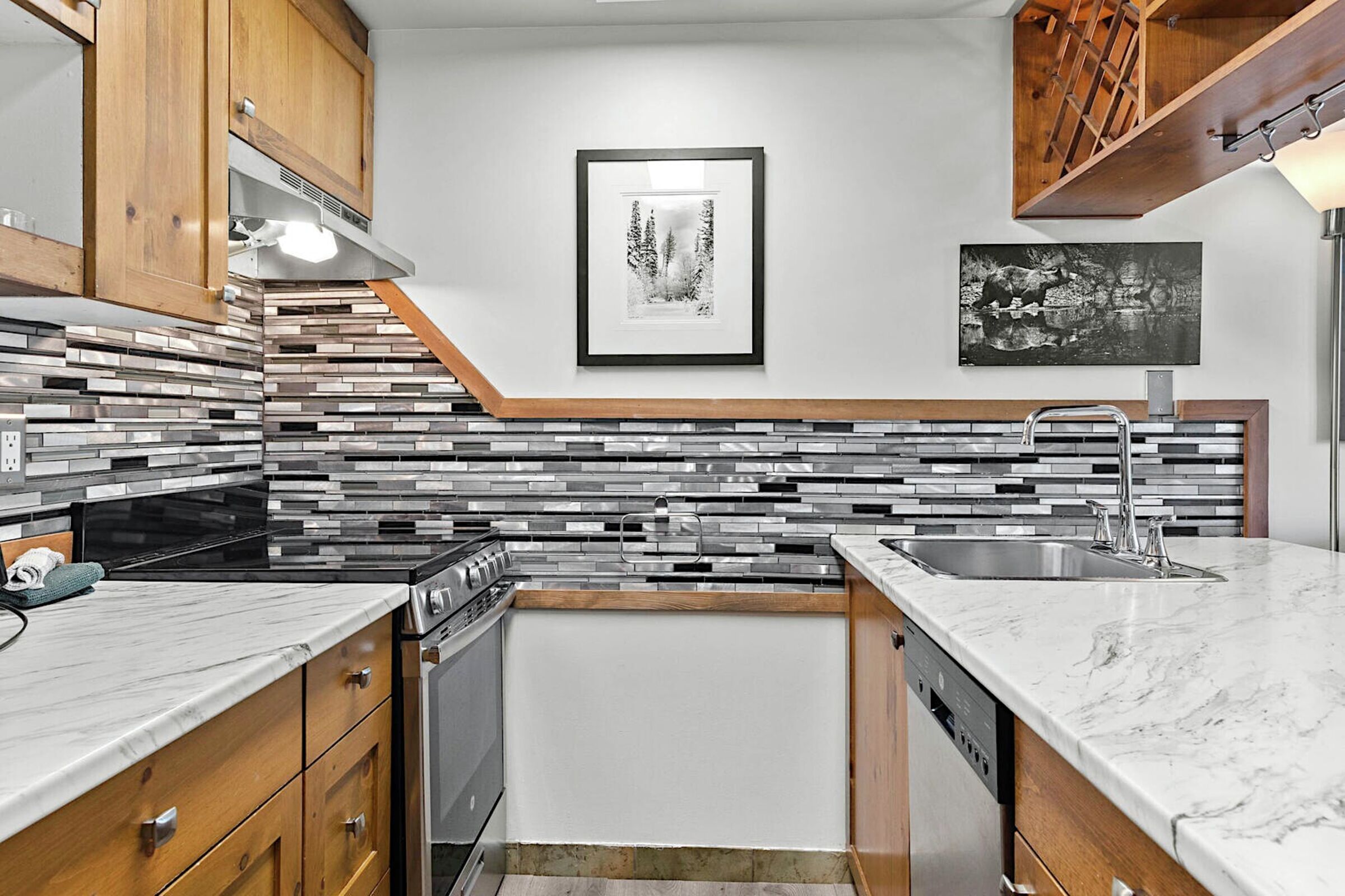 #159/161 - Kitchen