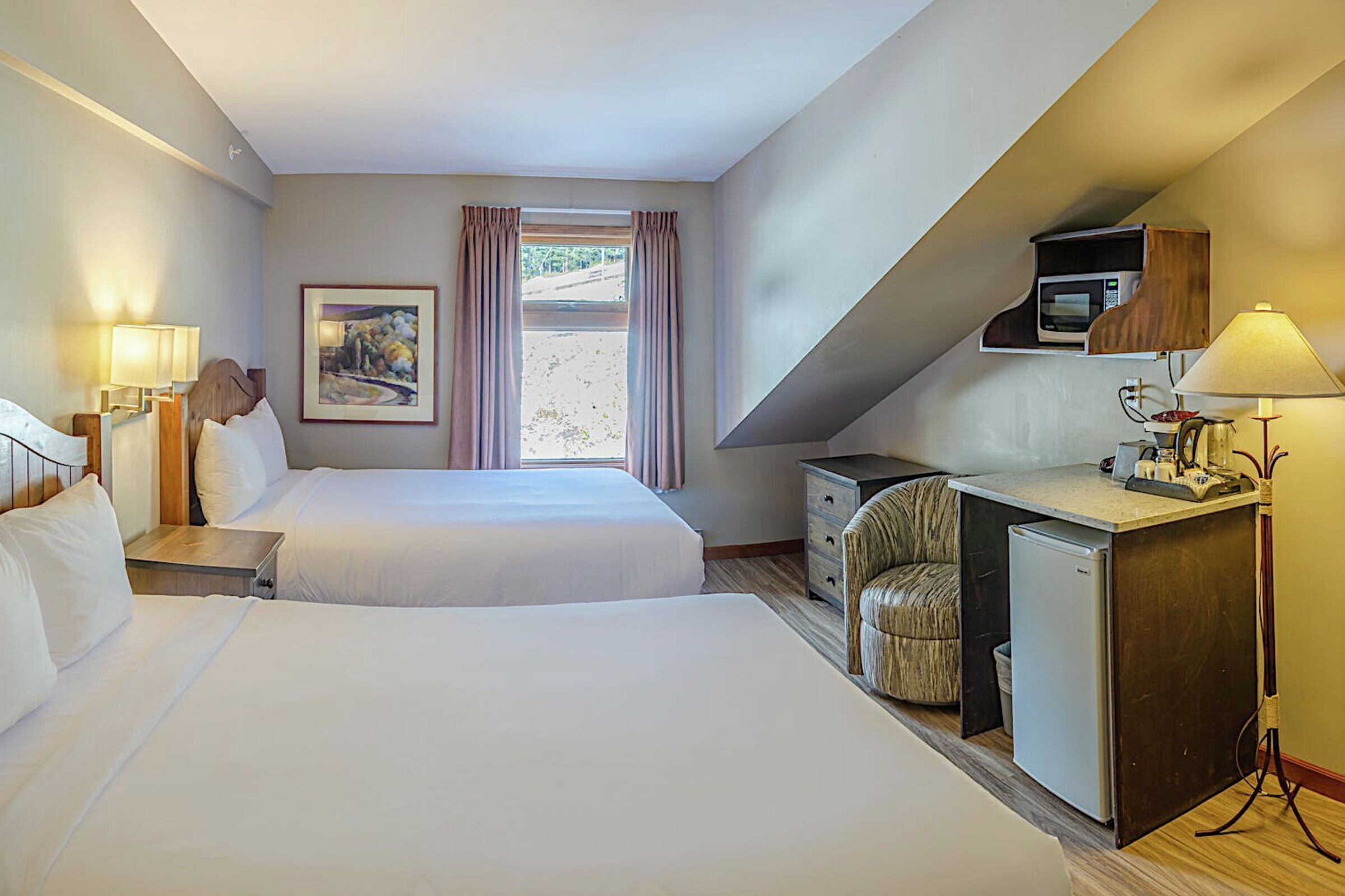#411 - Hotel Room