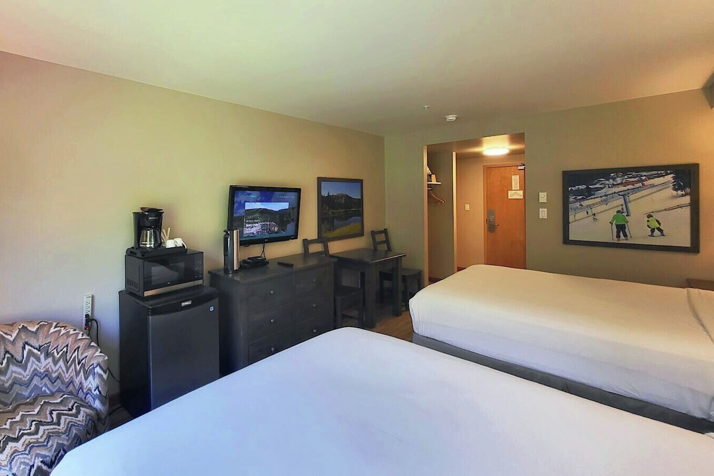 #345 - Hotel Room