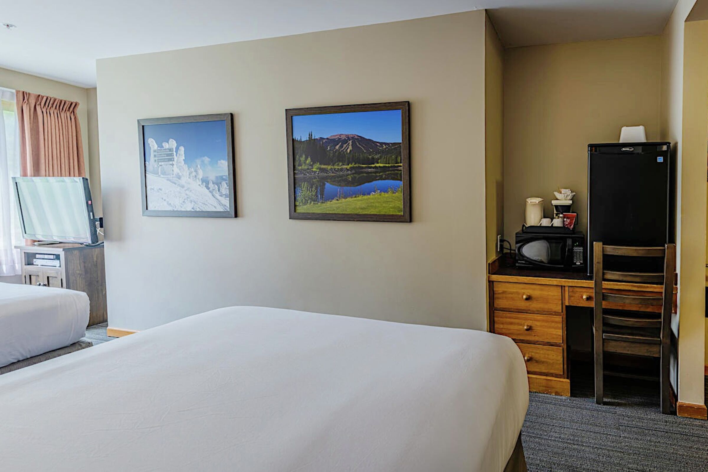 #213 - Hotel Room