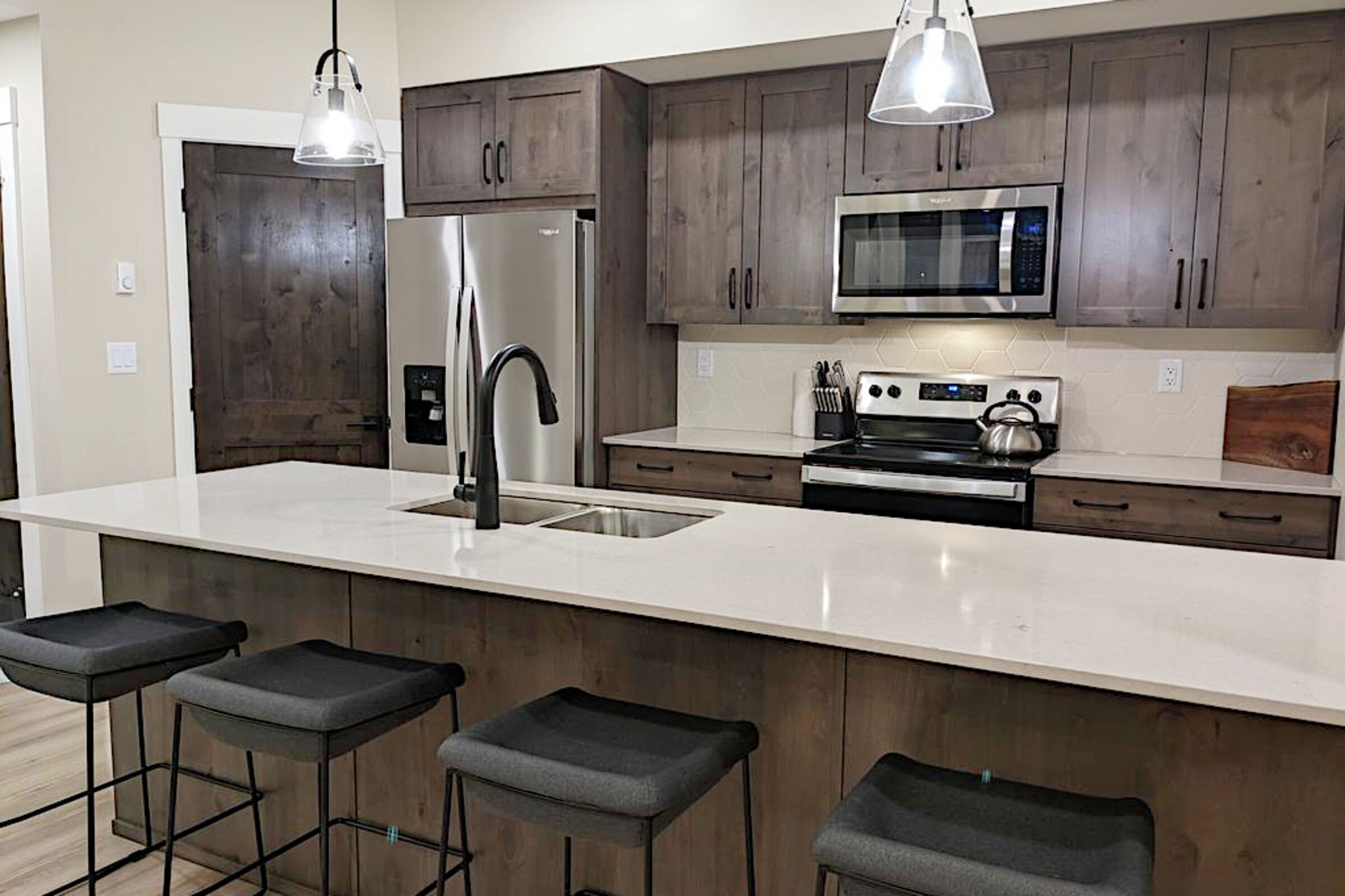 #18 - Kitchen Bar 