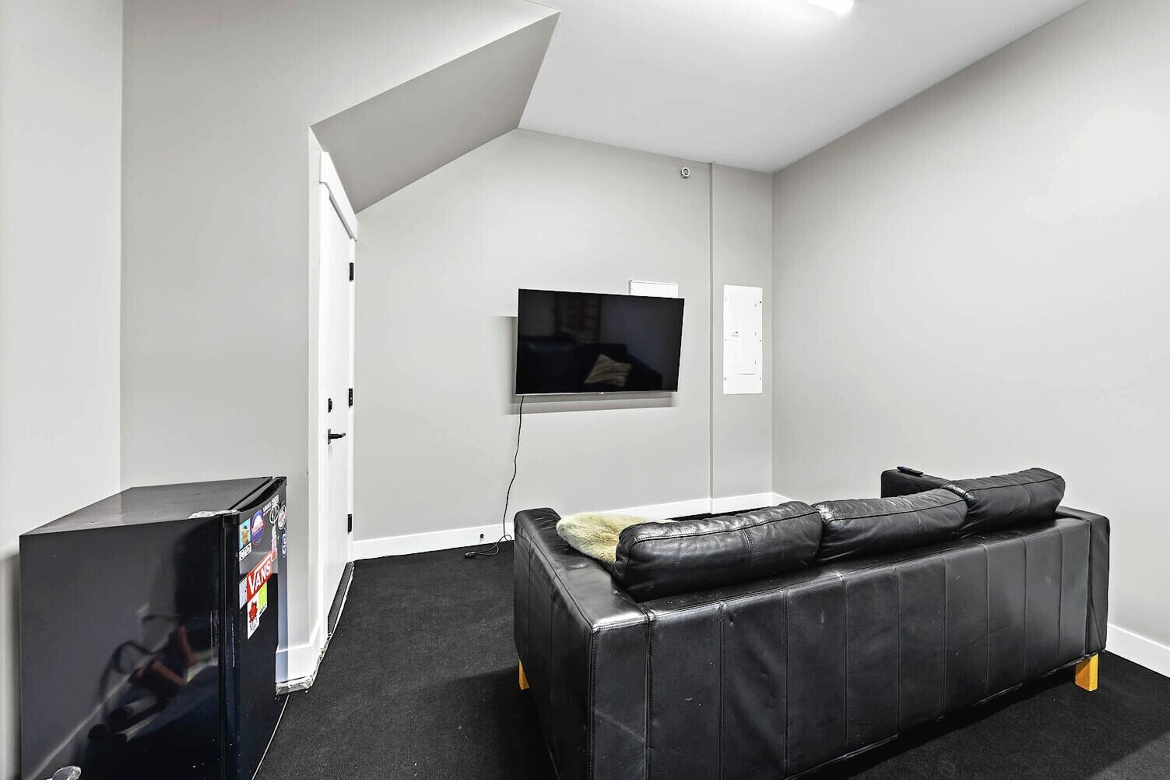 Garage Den