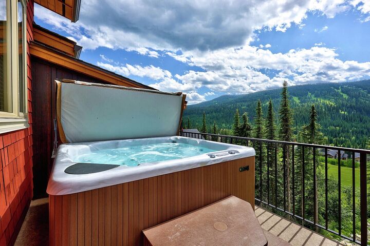 #06 - Balcony with Hot Tub