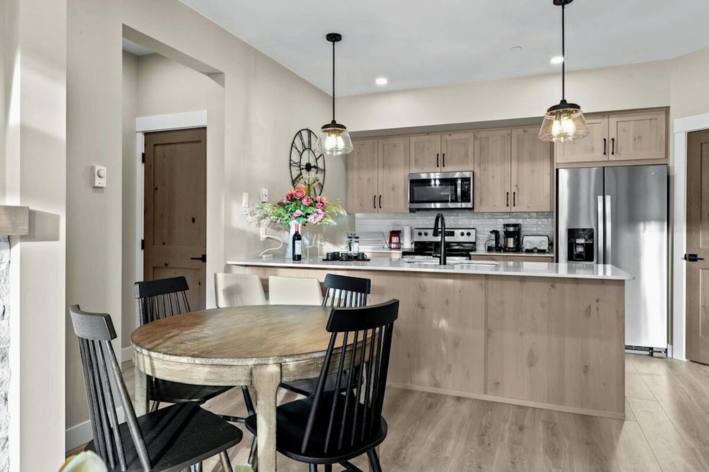 Dining Room & Kitchen