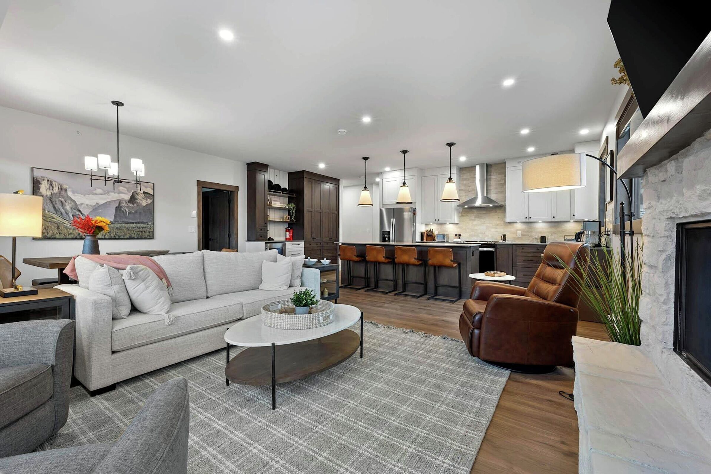 Living Area, Dining Area & Kitchen