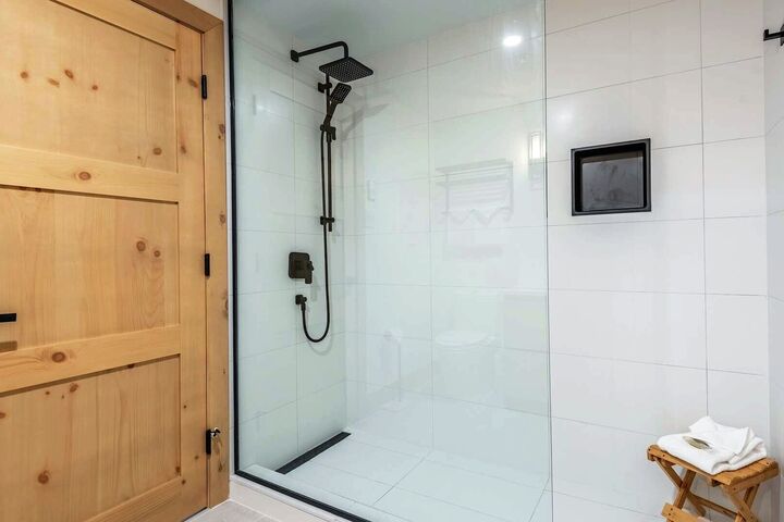 #1500-01 - Bathroom