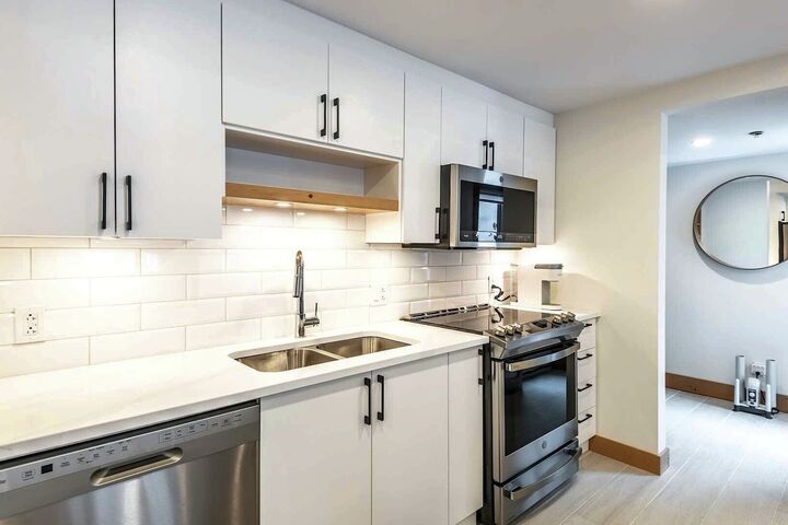 #1500-01 - Kitchen